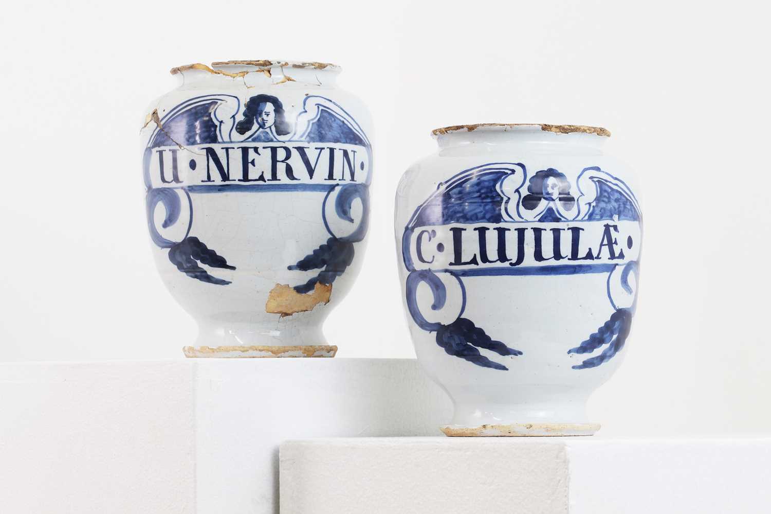 A pair of delftware drug jars, - Image 2 of 18