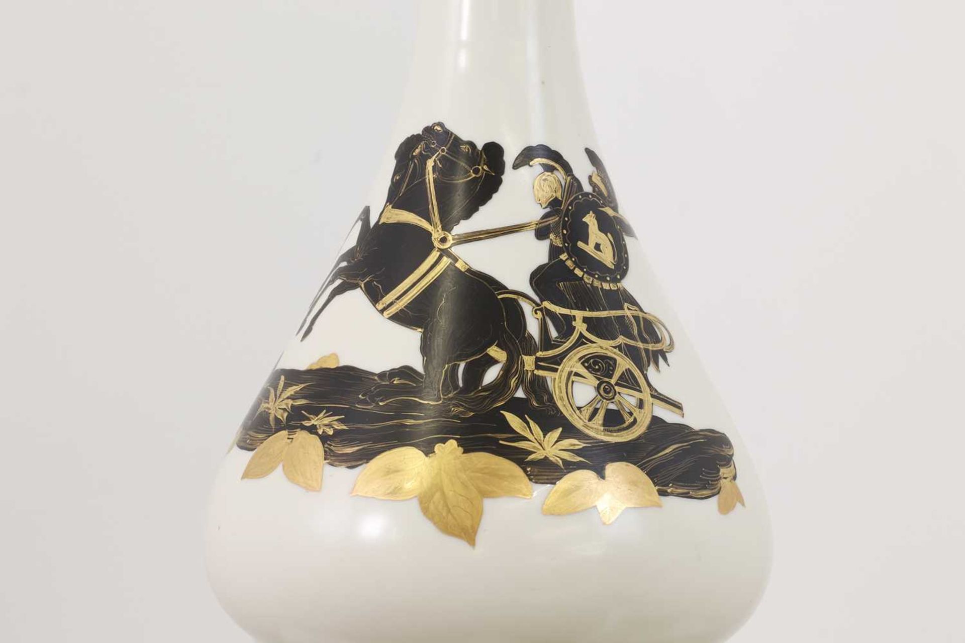 A pair of gilt-metal-mounted vase lamps, - Bild 4 aus 4