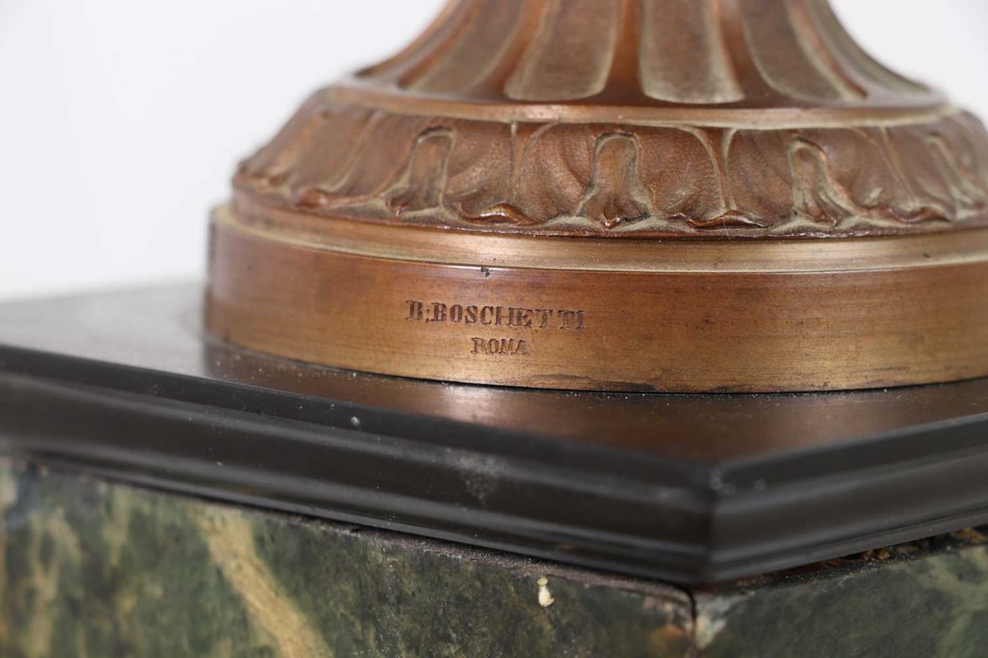 A pair of Grand Tour bronze urns by the workshop of Benedetto Boschetti - Bild 9 aus 37