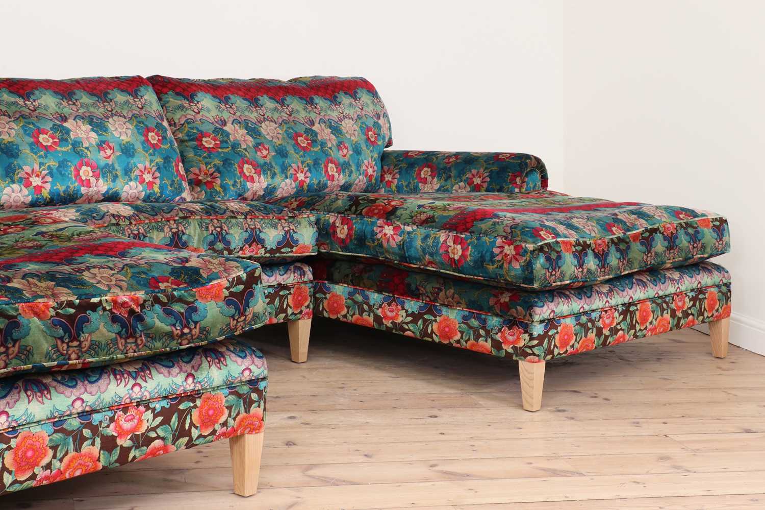 A large George Smith 'Elverdon' modular sofa, - Image 5 of 9