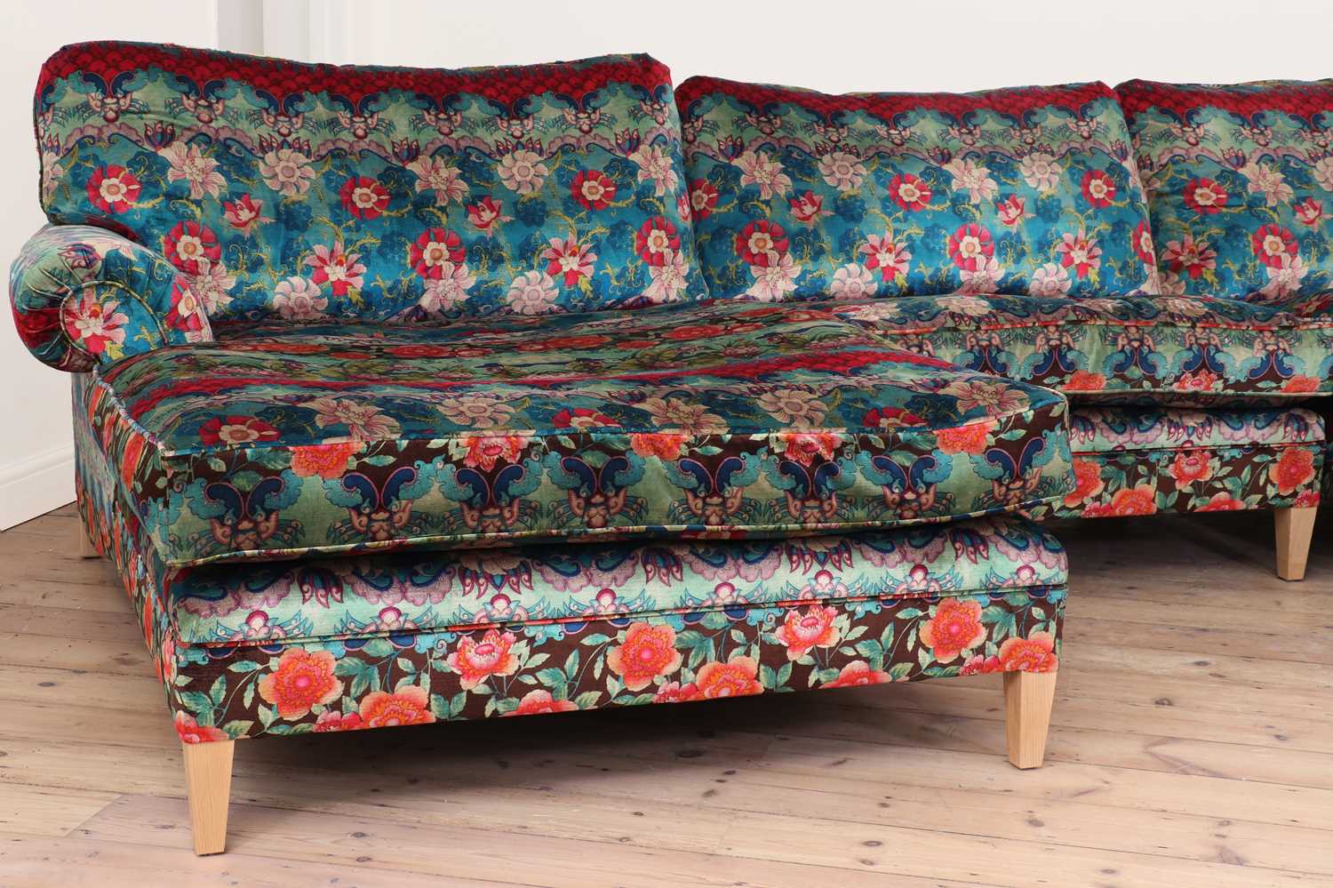 A large George Smith 'Elverdon' modular sofa, - Image 4 of 9