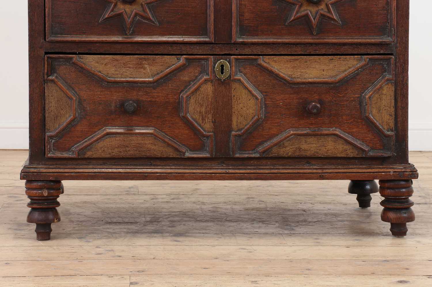 An oak chest of drawers, - Image 4 of 6