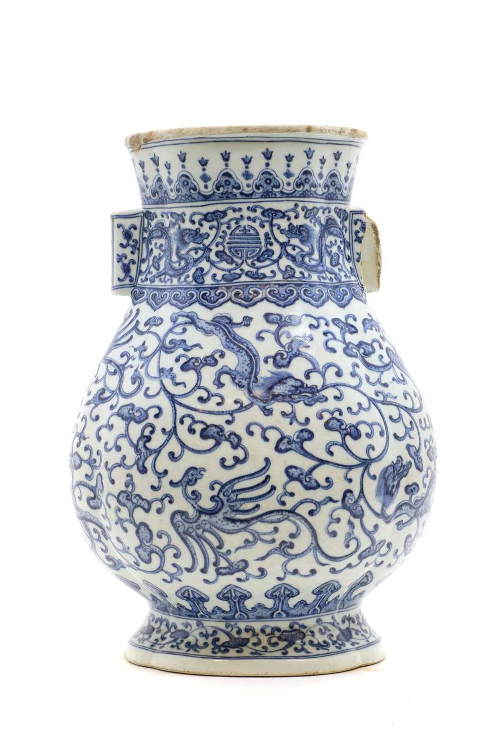 A Chinese large blue and white vase, - Image 2 of 17