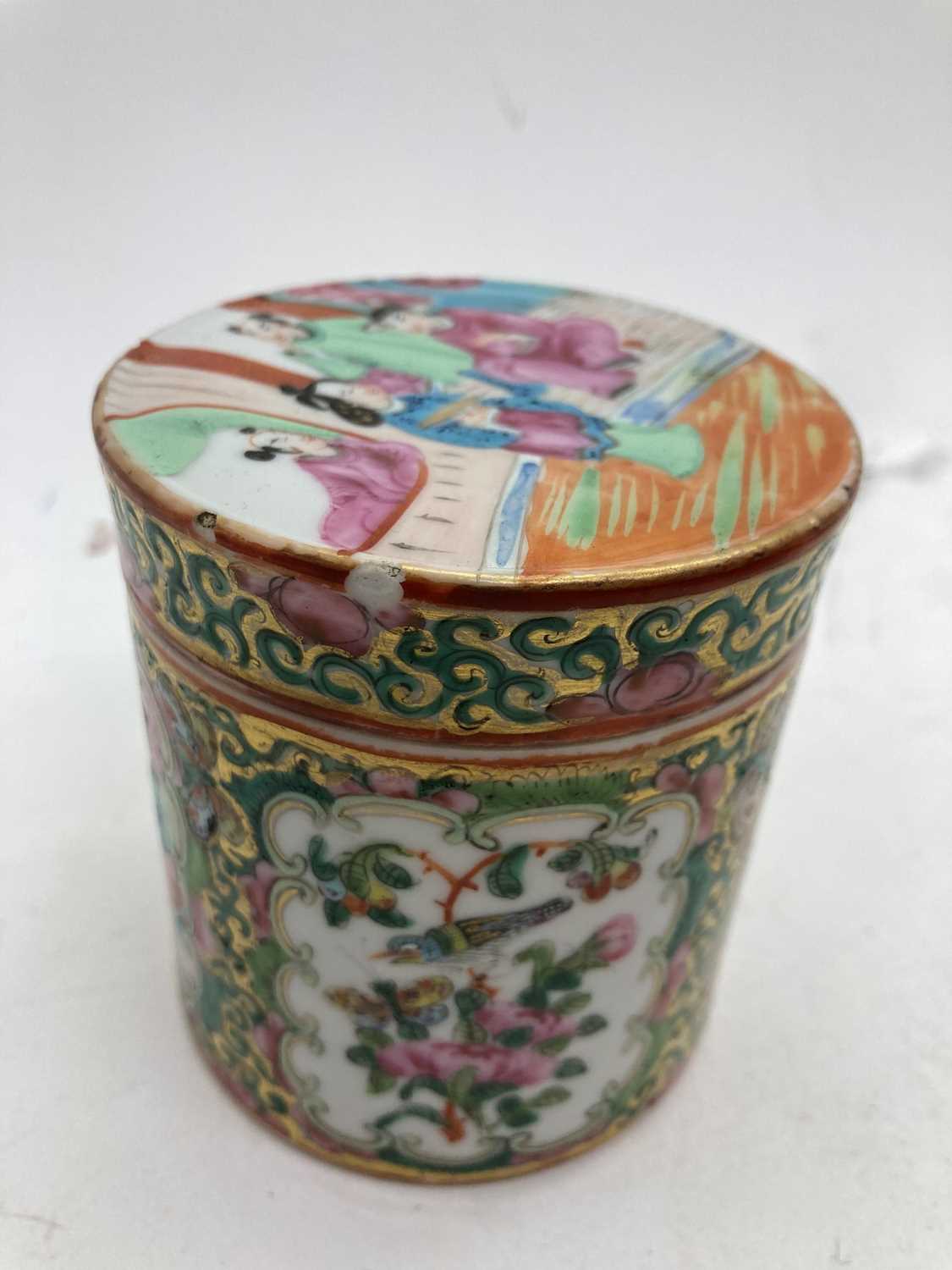 A collection of Chinese Canton famille rose porcelain, - Image 22 of 37