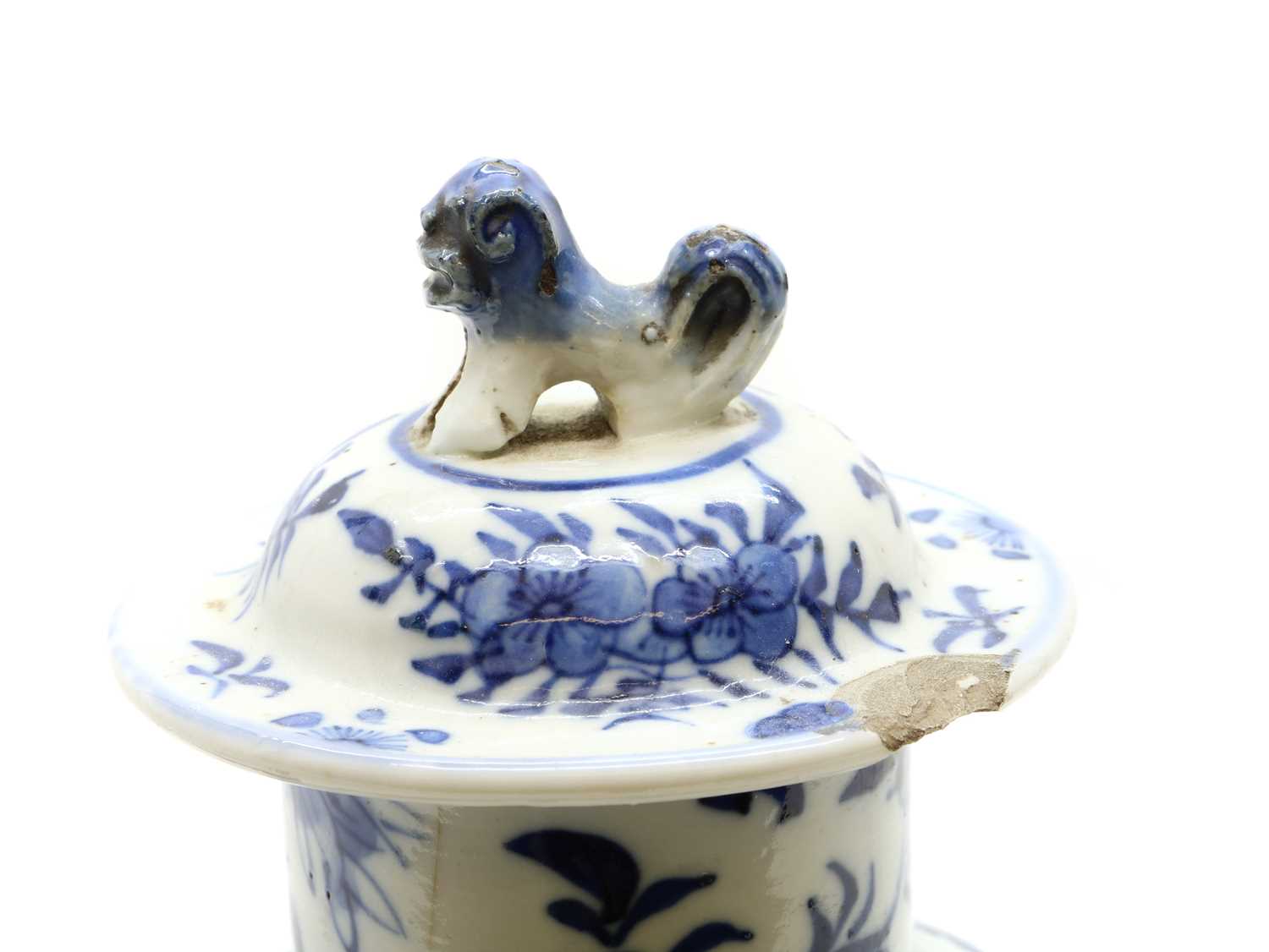 A Chinese blue and white porcelain vase, - Image 5 of 42