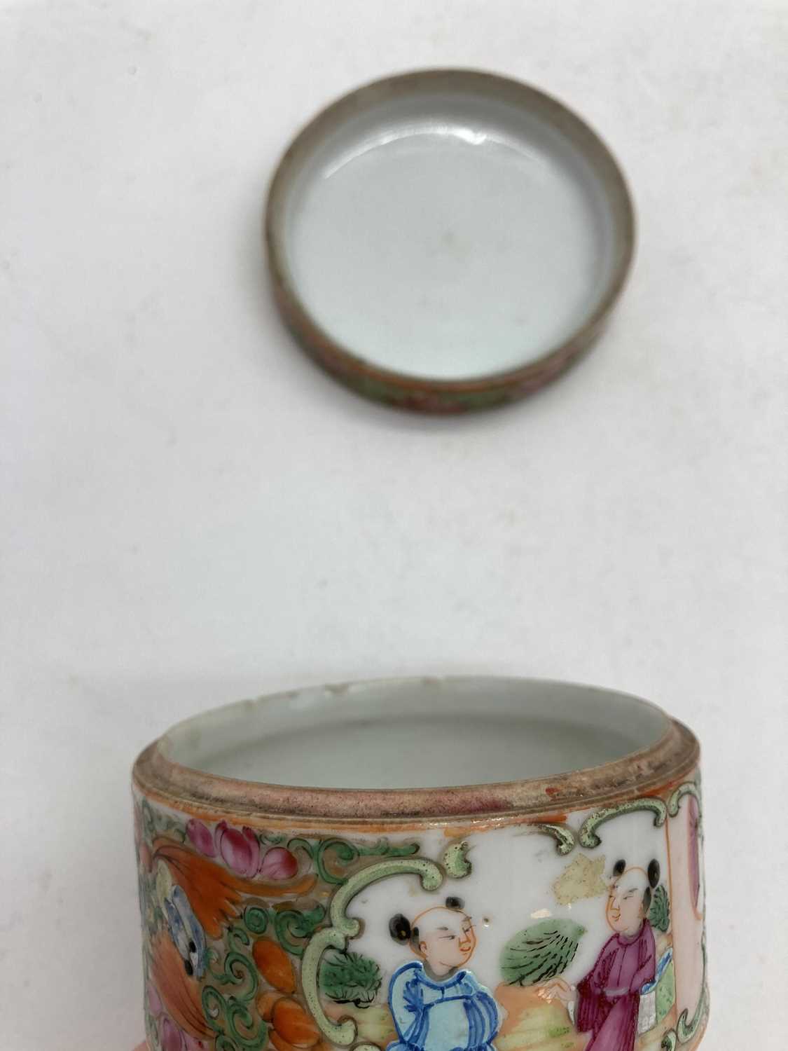 A collection of Chinese Canton famille rose porcelain, - Image 11 of 37