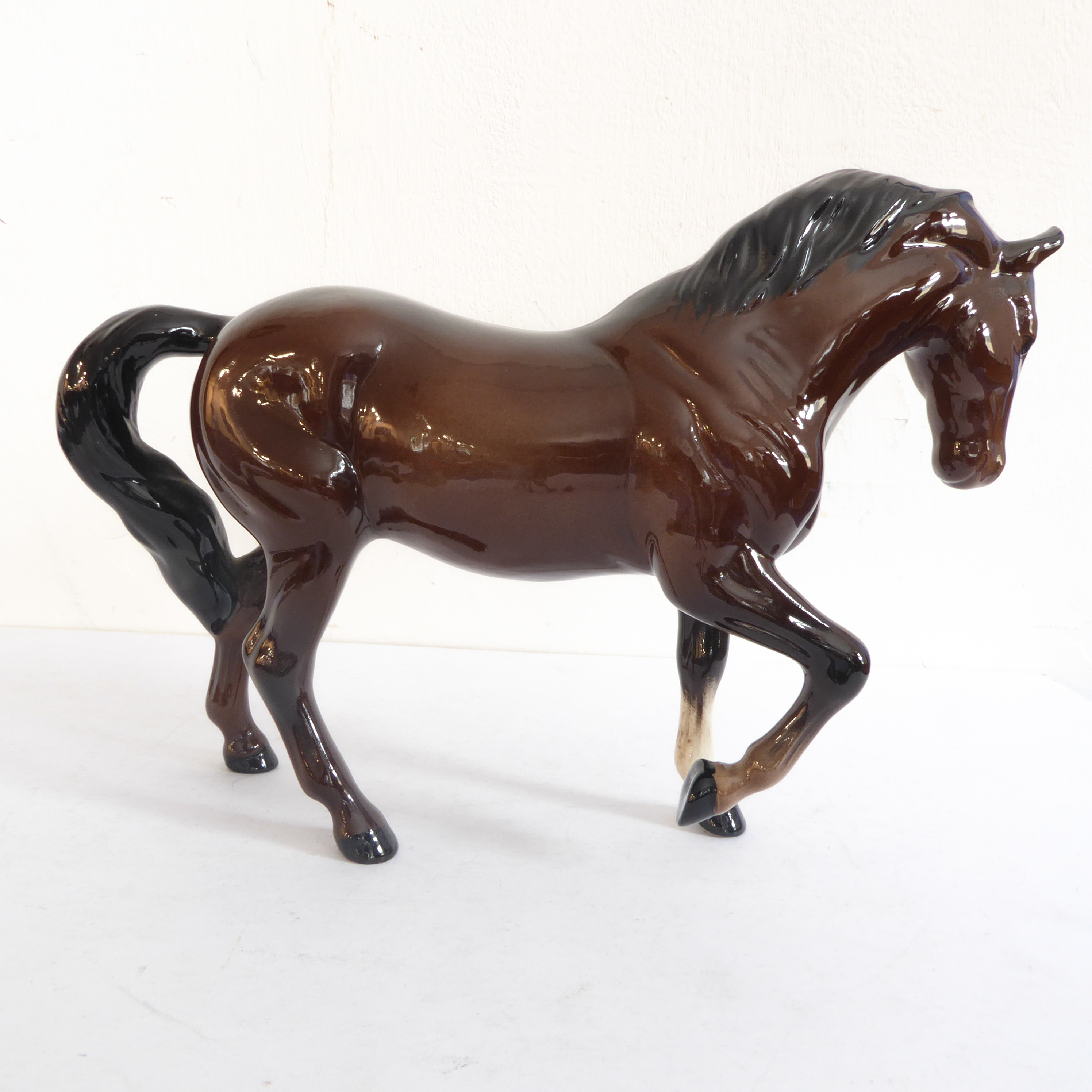 A Royal Doulton horse figurine, 'Stocky Jogging Mare' (1969-1979) (15cm high) - Image 4 of 4