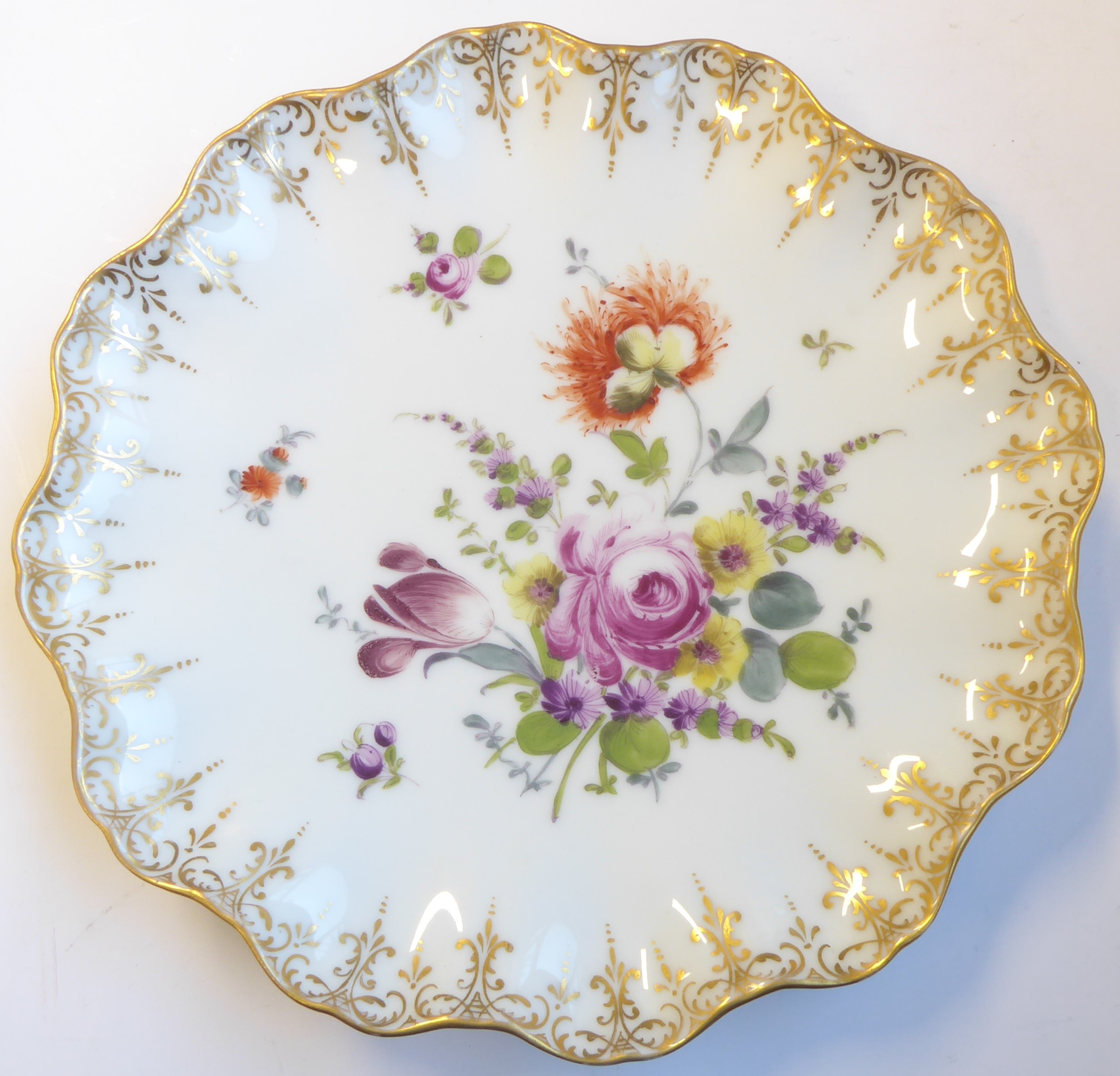 A selection of mostly 19th century decorative plates, bowls and porcelain dishes to include - Image 9 of 12