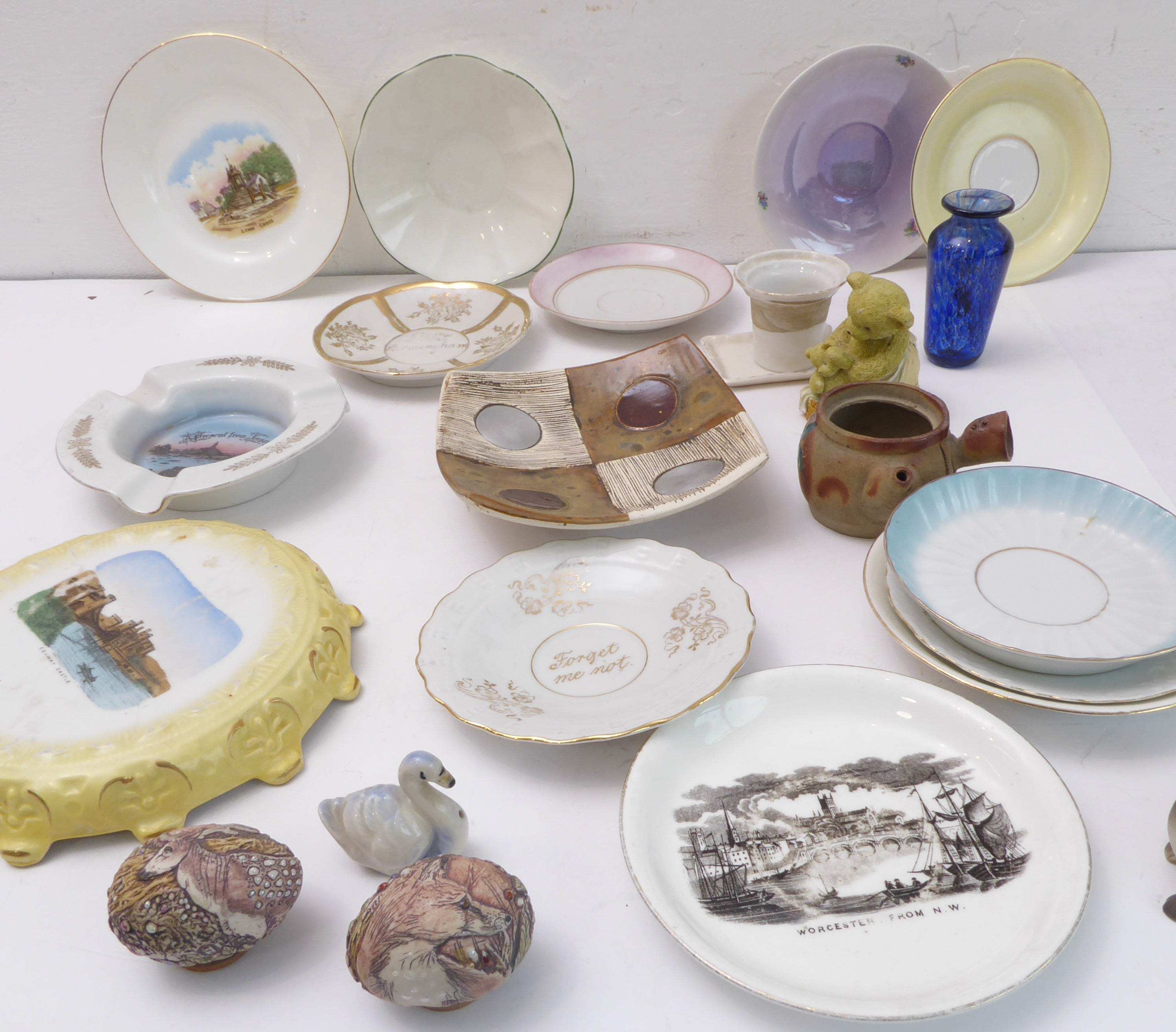 A selection of decorative ceramics and composition wares to include early 20th century commemorative - Image 3 of 6