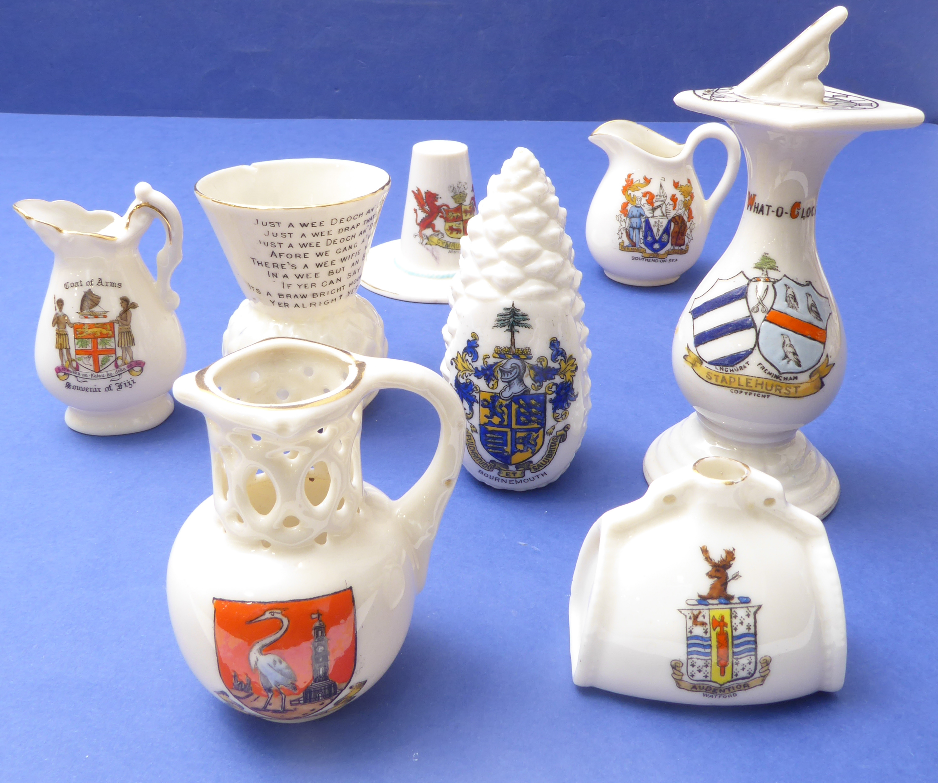 Approximately 39 pieces of porcelain crestware to include WH Goss, Grafton China, Victoria China and - Image 6 of 6