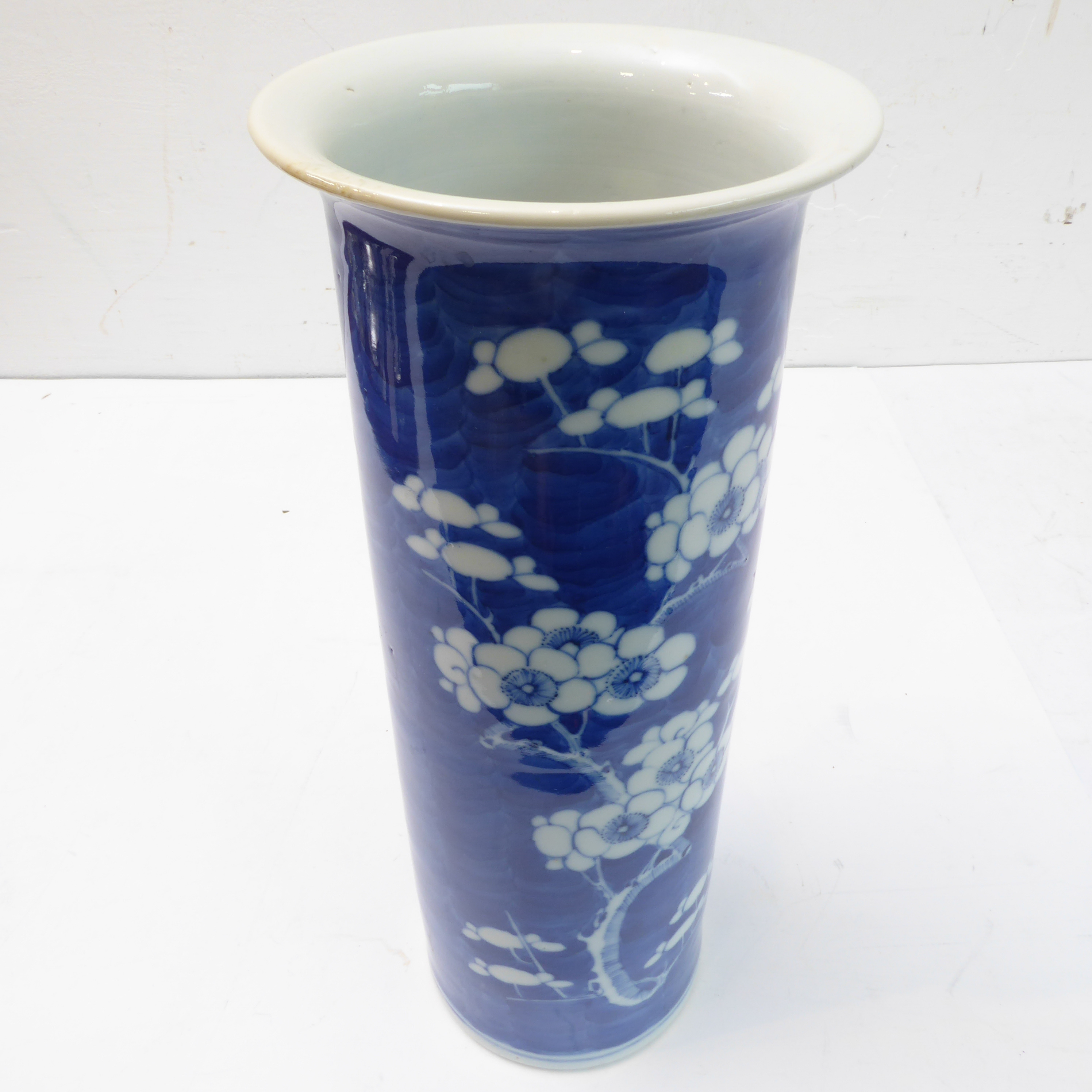 A late 19th / early 20th century Chinese porcelain sleeve vase – in Kangxi style with prunus blossom - Image 2 of 4