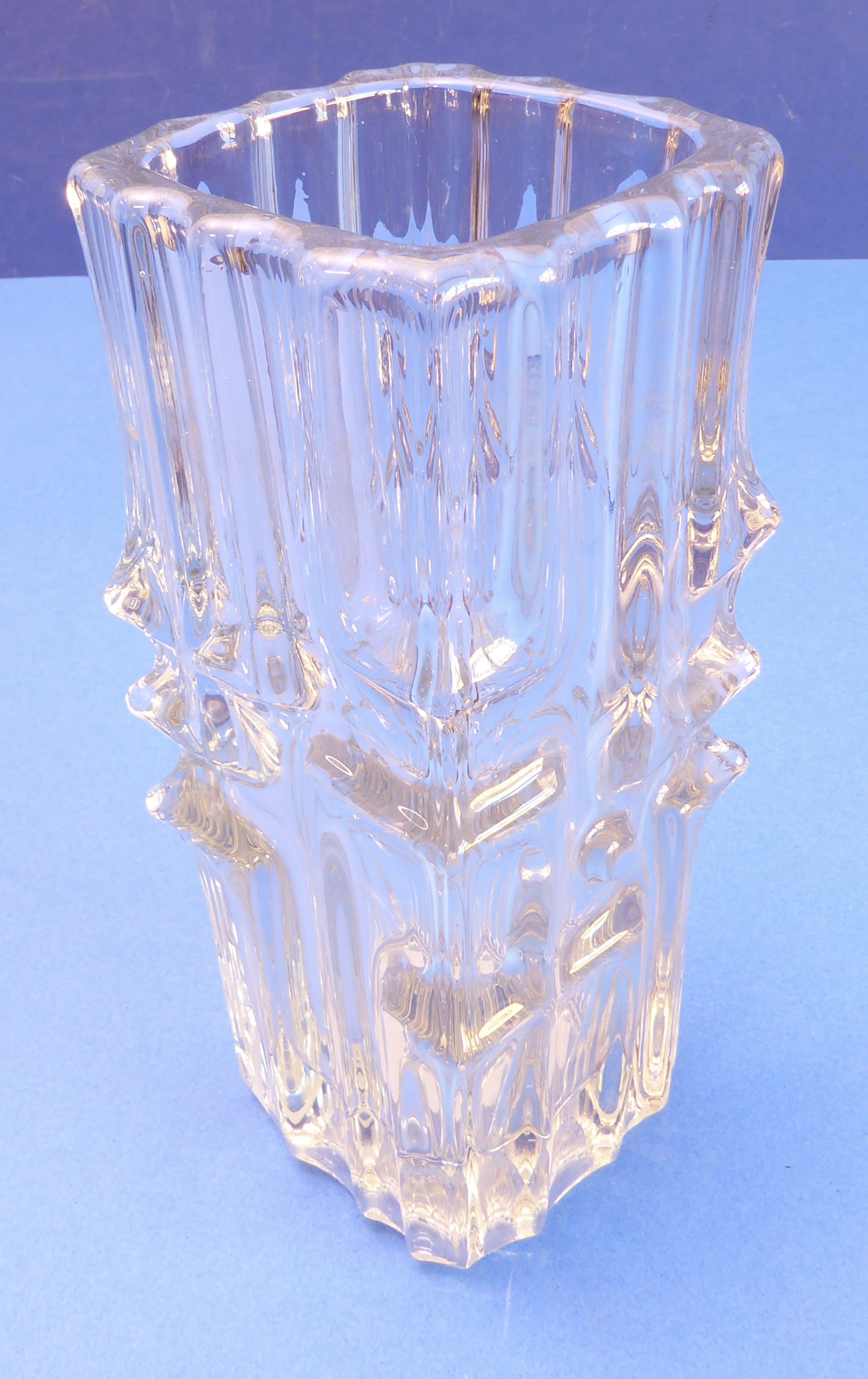 A clear-glass Brutalist-style vase (possibly Whitefriars) of slightly tapering square form (20cm