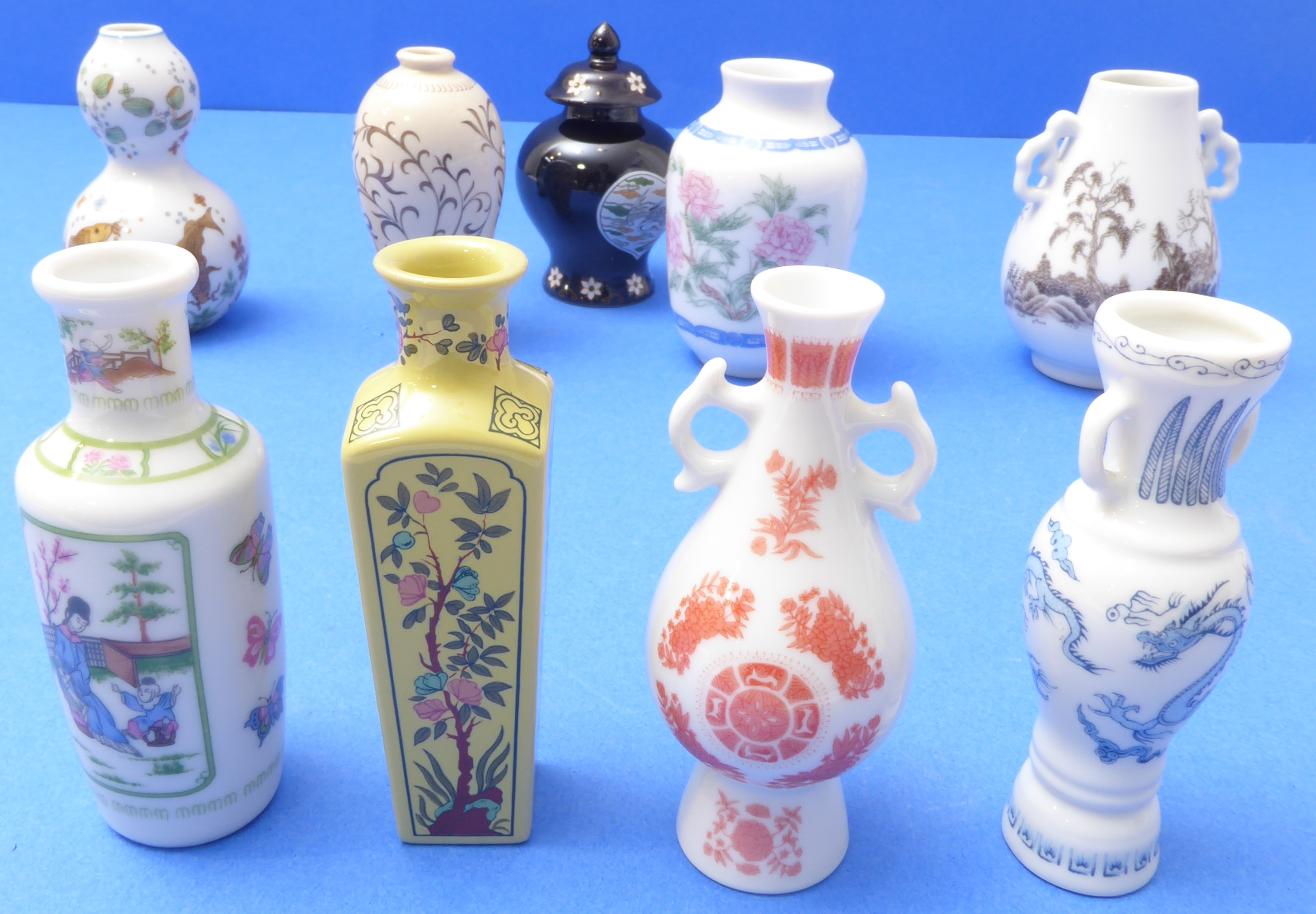 A selection of twelve miniature Chinese porcelain vases in the Chinese style to include rouleau - Image 3 of 4