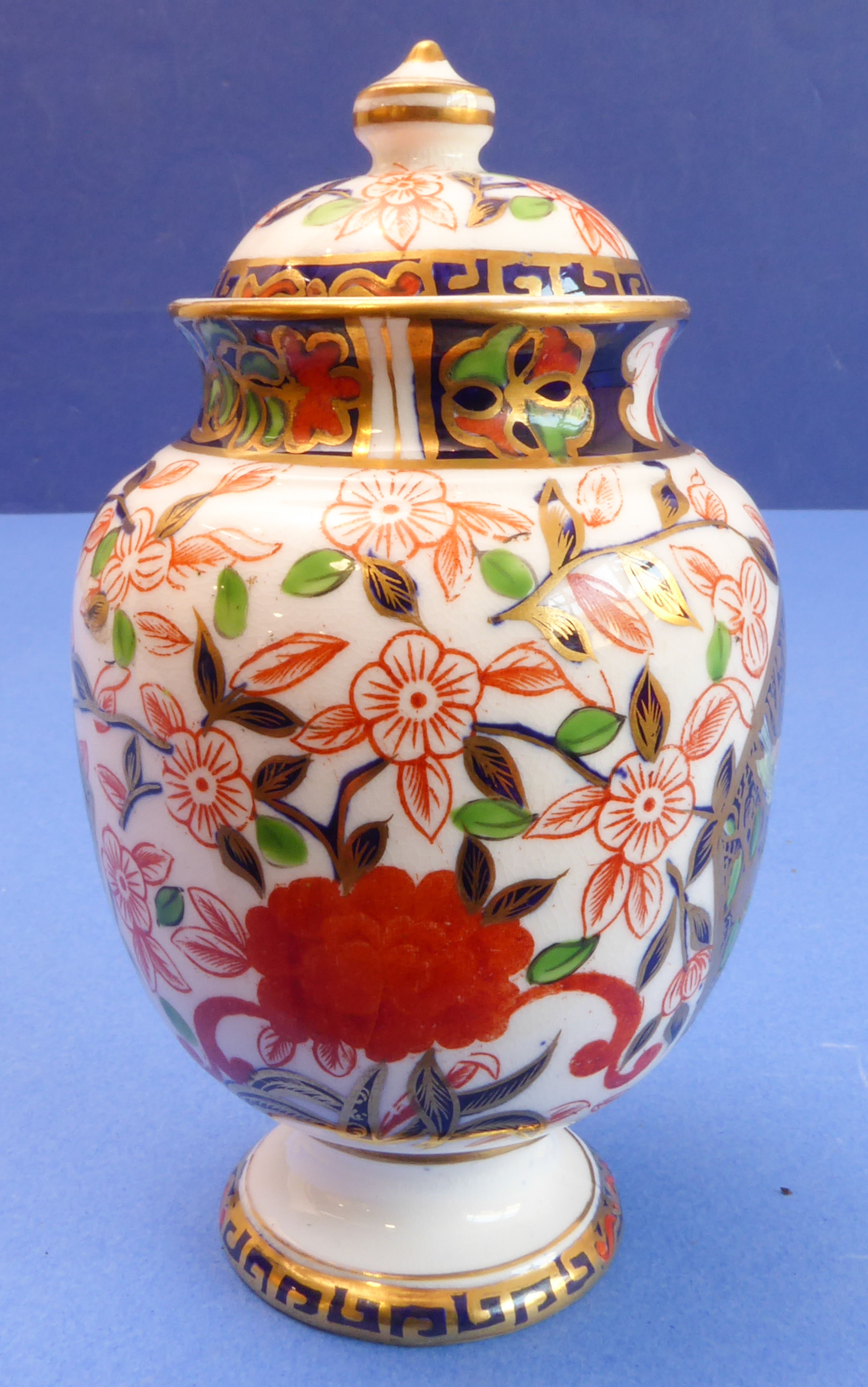 A small 19th century Crown Derby porcelain vase-and-cover decorated in the Imari pattern (13cm - Image 7 of 11