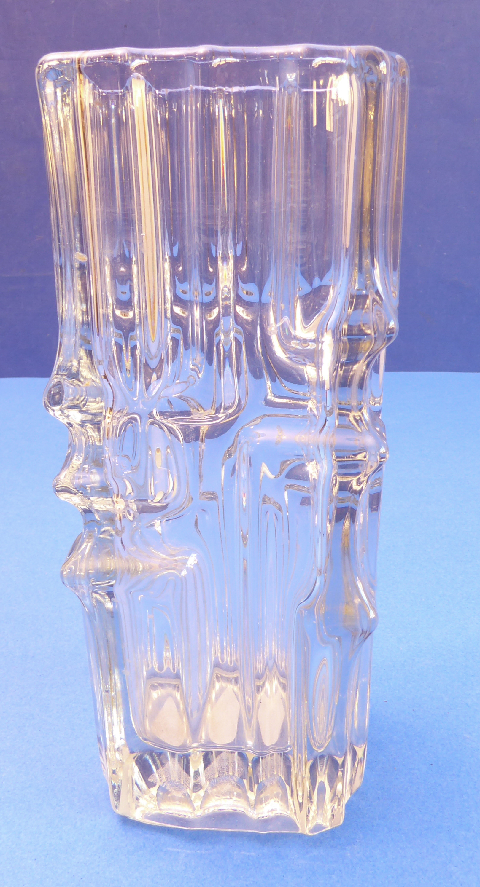 A clear-glass Brutalist-style vase (possibly Whitefriars) of slightly tapering square form (20cm - Image 2 of 3