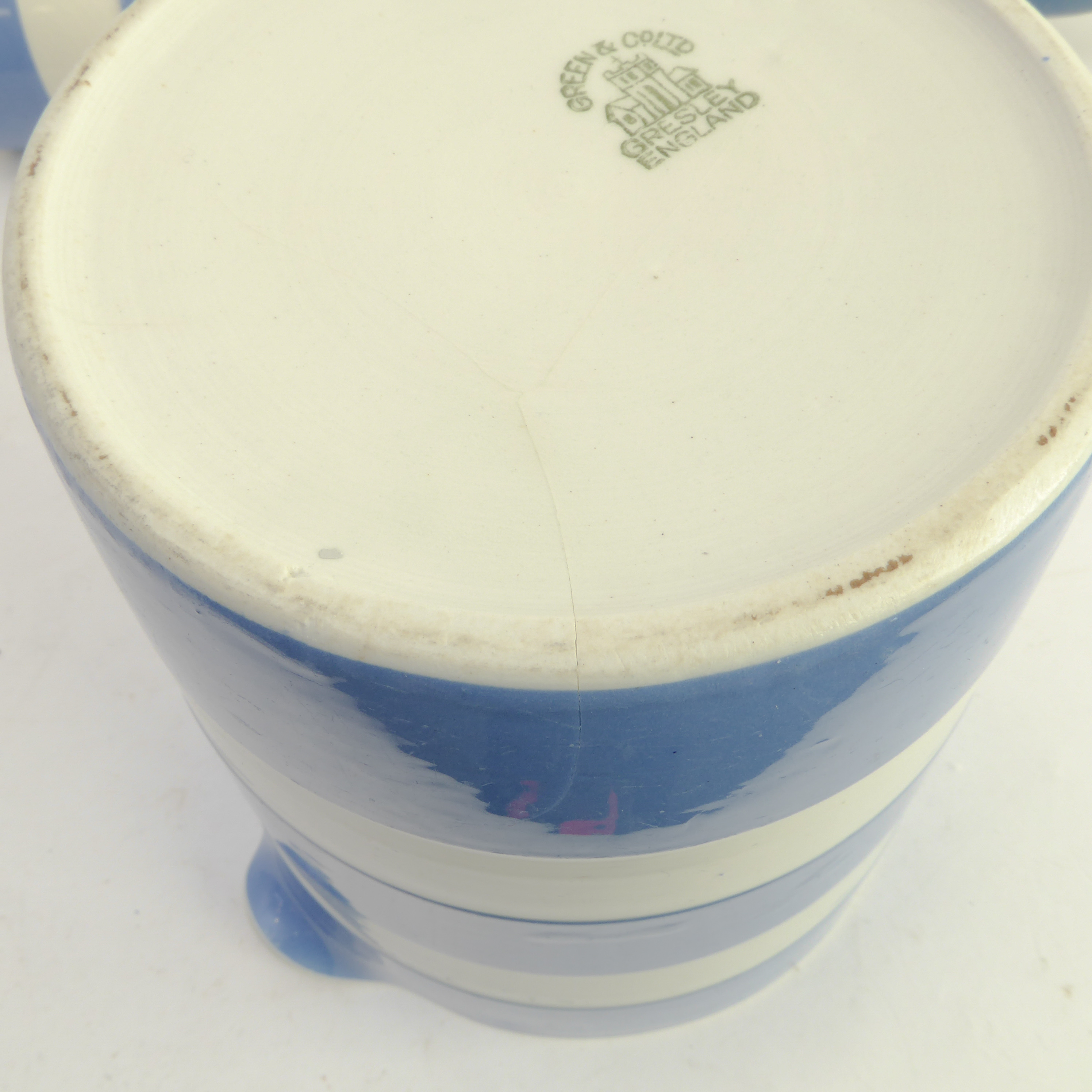 An original TG Green blue-and-white Cornishware milk jug with internal liquid measurement - Image 4 of 5