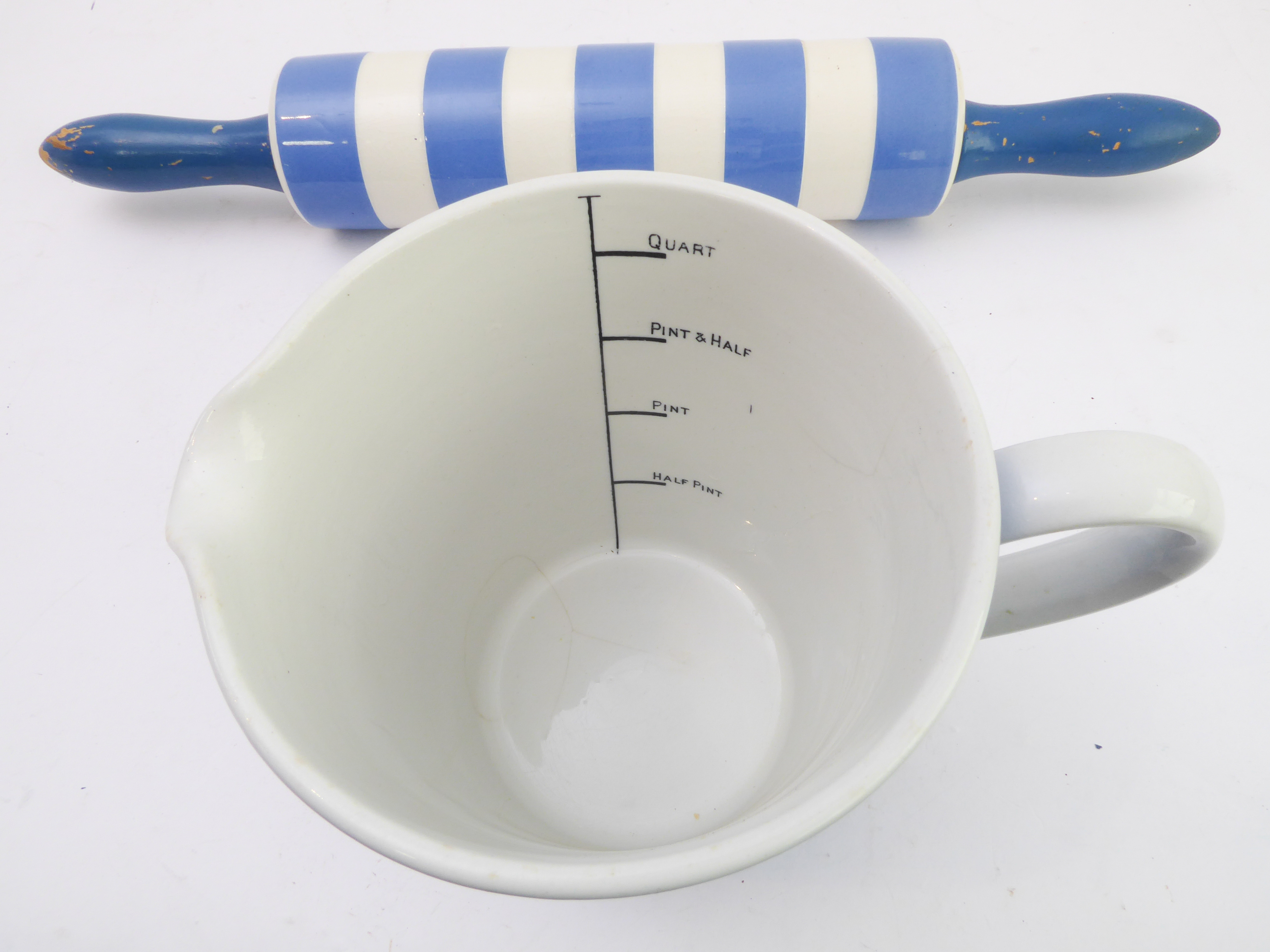An original TG Green blue-and-white Cornishware milk jug with internal liquid measurement - Image 2 of 5