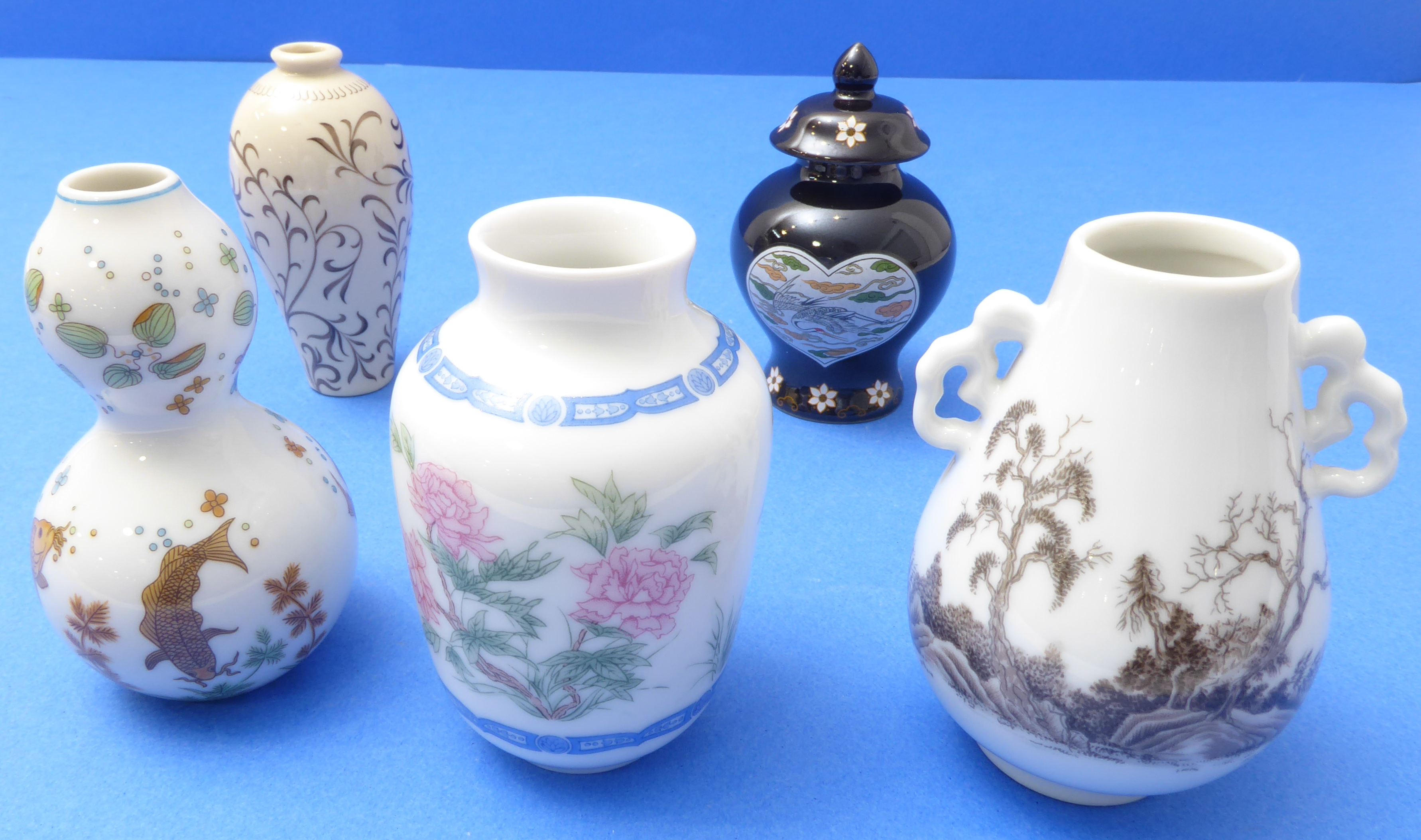 A selection of twelve miniature Chinese porcelain vases in the Chinese style to include rouleau - Image 4 of 4