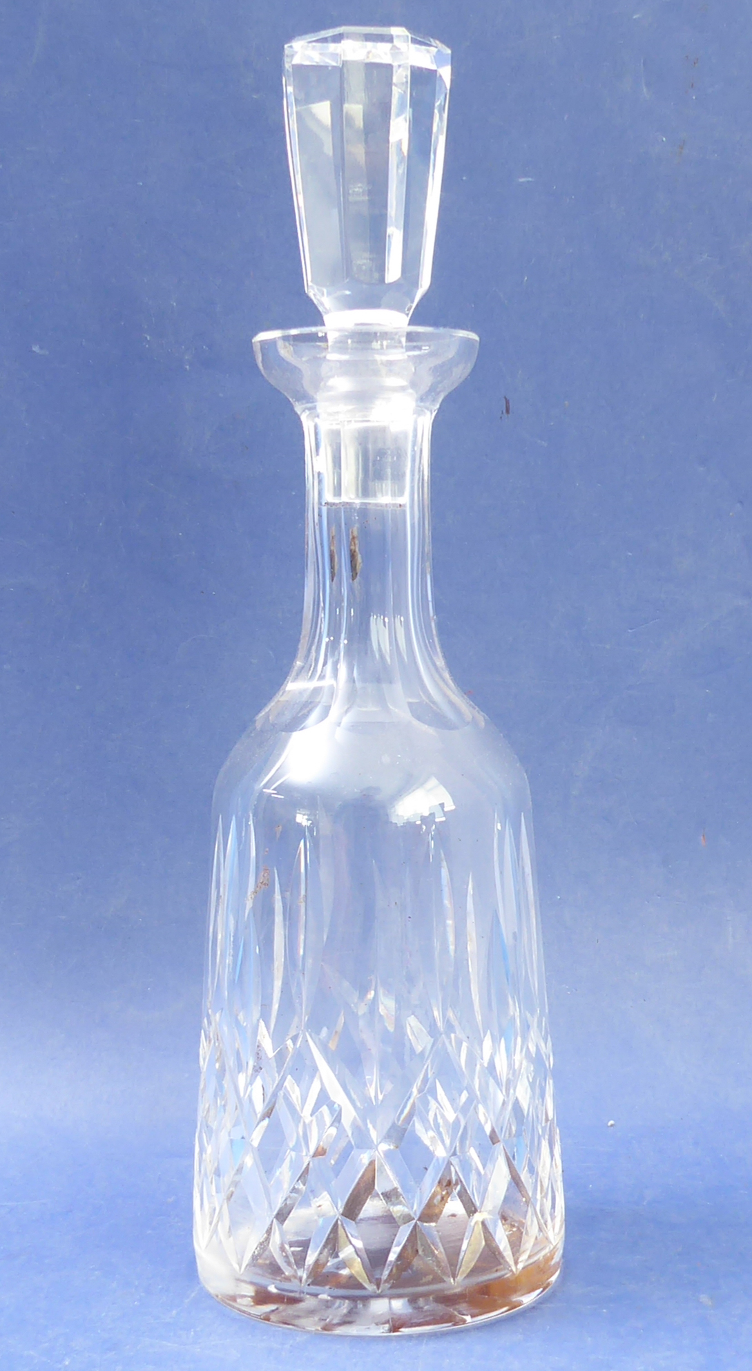 Fine quality glassware to include a hand-cut Spode decanter, a hand-cut mallet-shaped decanter, a - Image 7 of 8