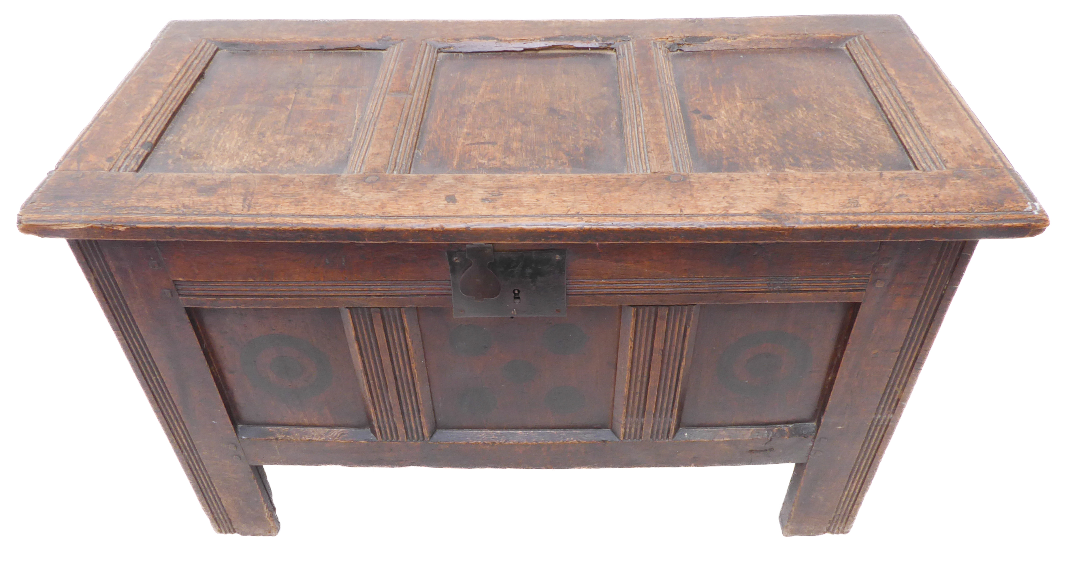 A late 17th / early 18th century oak chest of small proportions: the three-panel scratch moulded top - Image 3 of 6