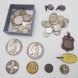 Mostly pre-1947 silver GB coins together with some bijouterie. The pre-1920 silver comprising two