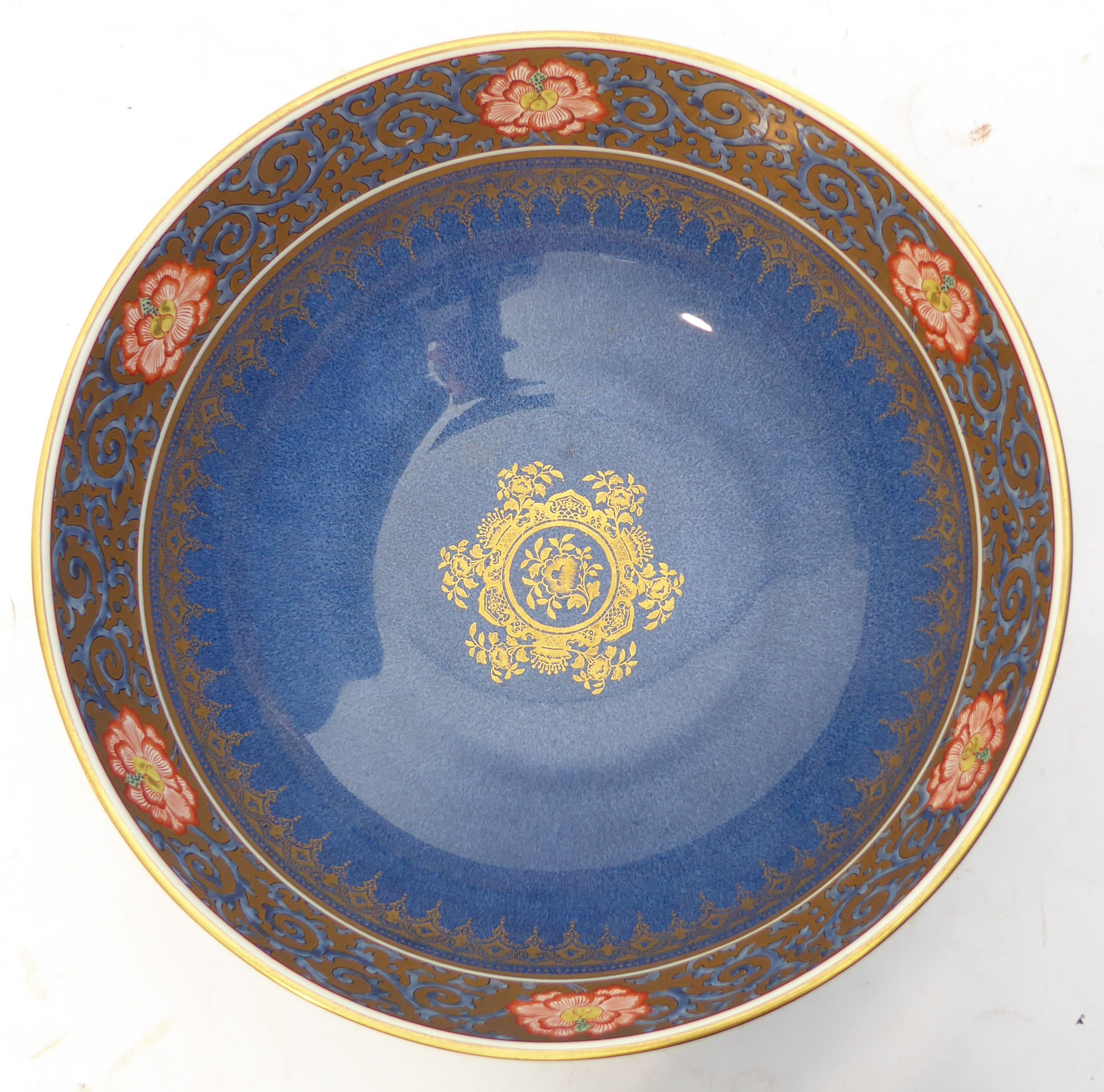 An early 20th century Wedgwood lustreware bowl: the central interior with a gilded floral motif - Image 4 of 6