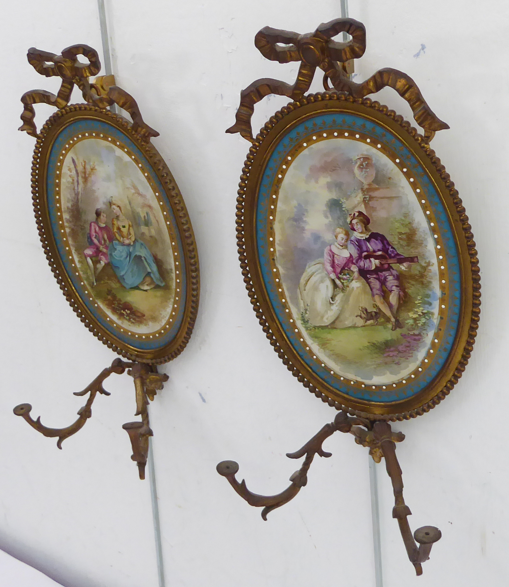 A pair of 19th century French gilt-metal and oval porcelain girandoles (minus candleholders / drip - Image 4 of 9