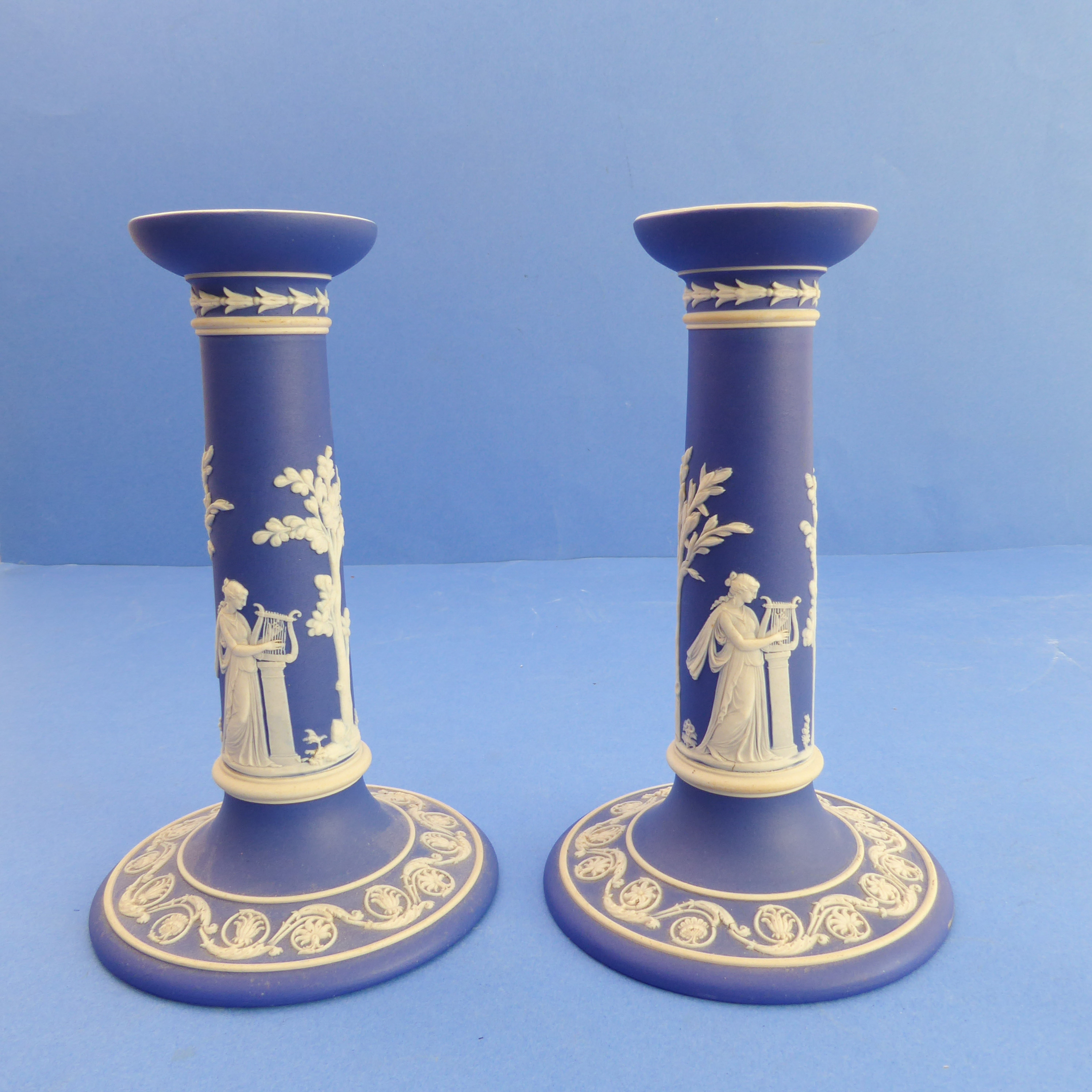 A pair of 19th century Wedgwood Jasperware table candlesticks: typically applied with classical- - Image 5 of 5