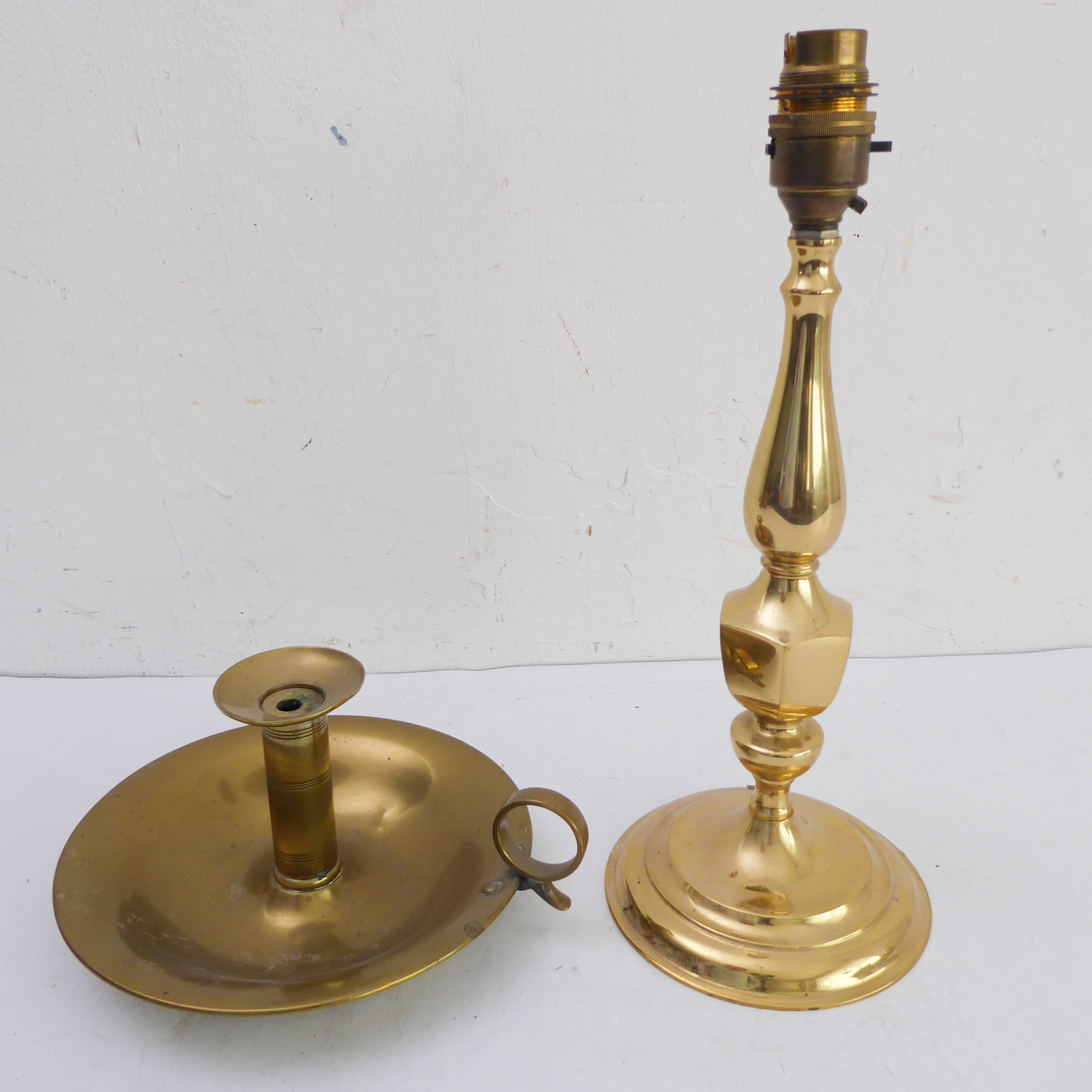 An interesting assortment to include: two three-legged brass skillets (12.5 and 17.5 cm in - Image 5 of 11