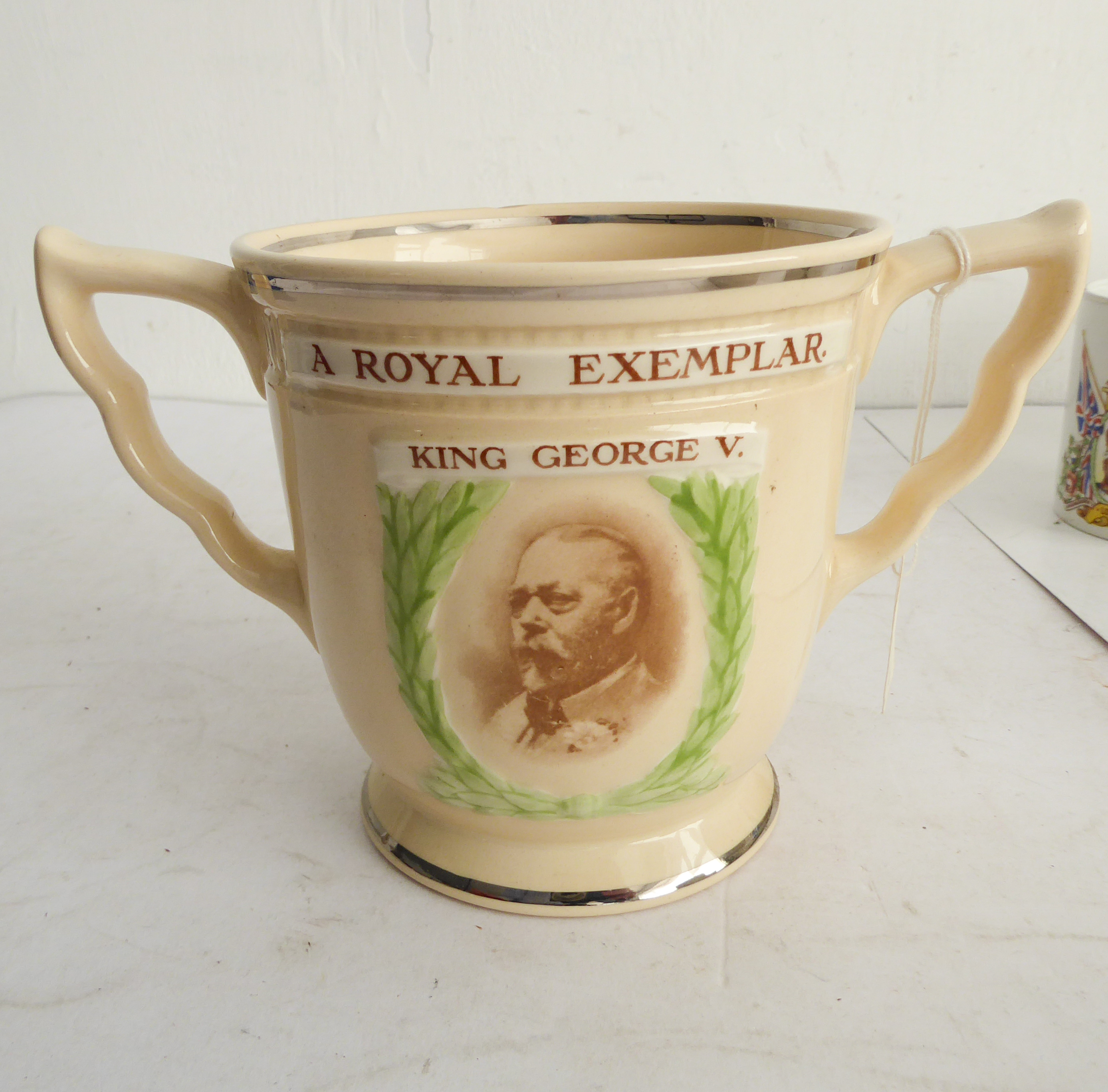 Mostly George V commemorative ware (1910-1936) to include: CORONATION A pair of ribbon plates (21. - Image 4 of 43