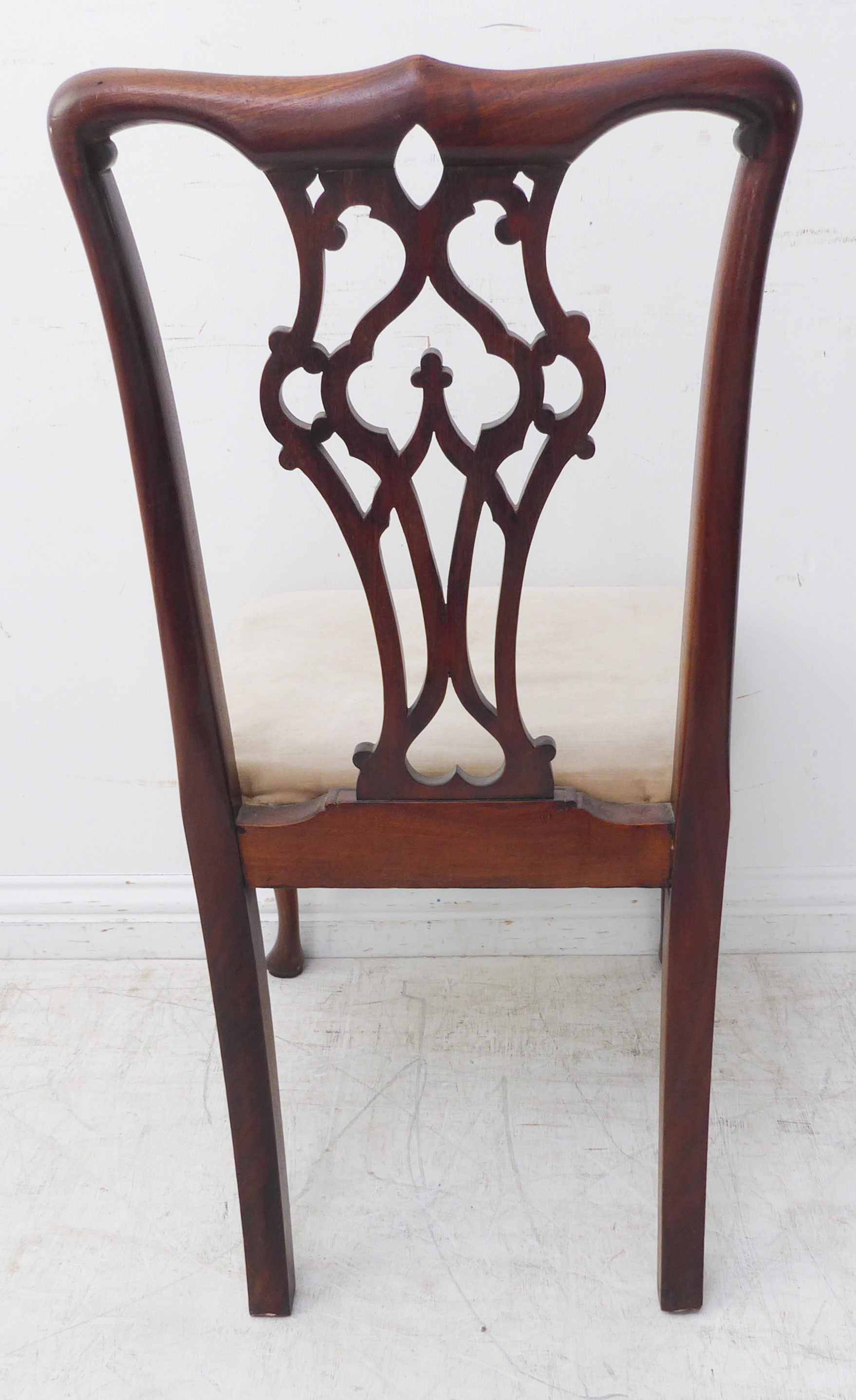 A good set of six (4+2) late 19th/early 20th century Chippendale-style walnut dining chairs: each - Image 3 of 5