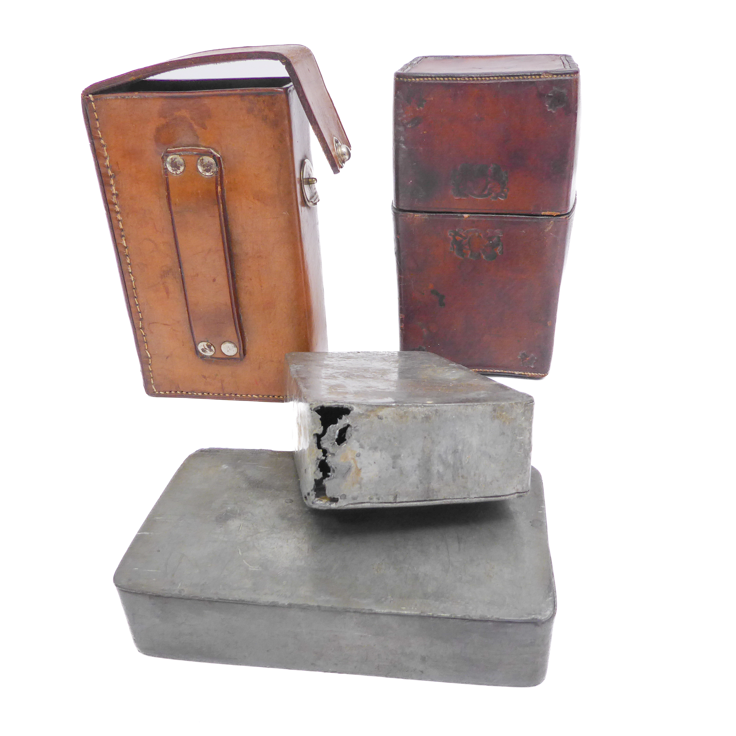 A leather-cased cut-glass and silver plate hunting flask and a leather-cased sandwich box and - Image 4 of 8