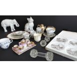 Assorted decorative ceramics and glassware to include: a well-modelled Naples-style porcelain