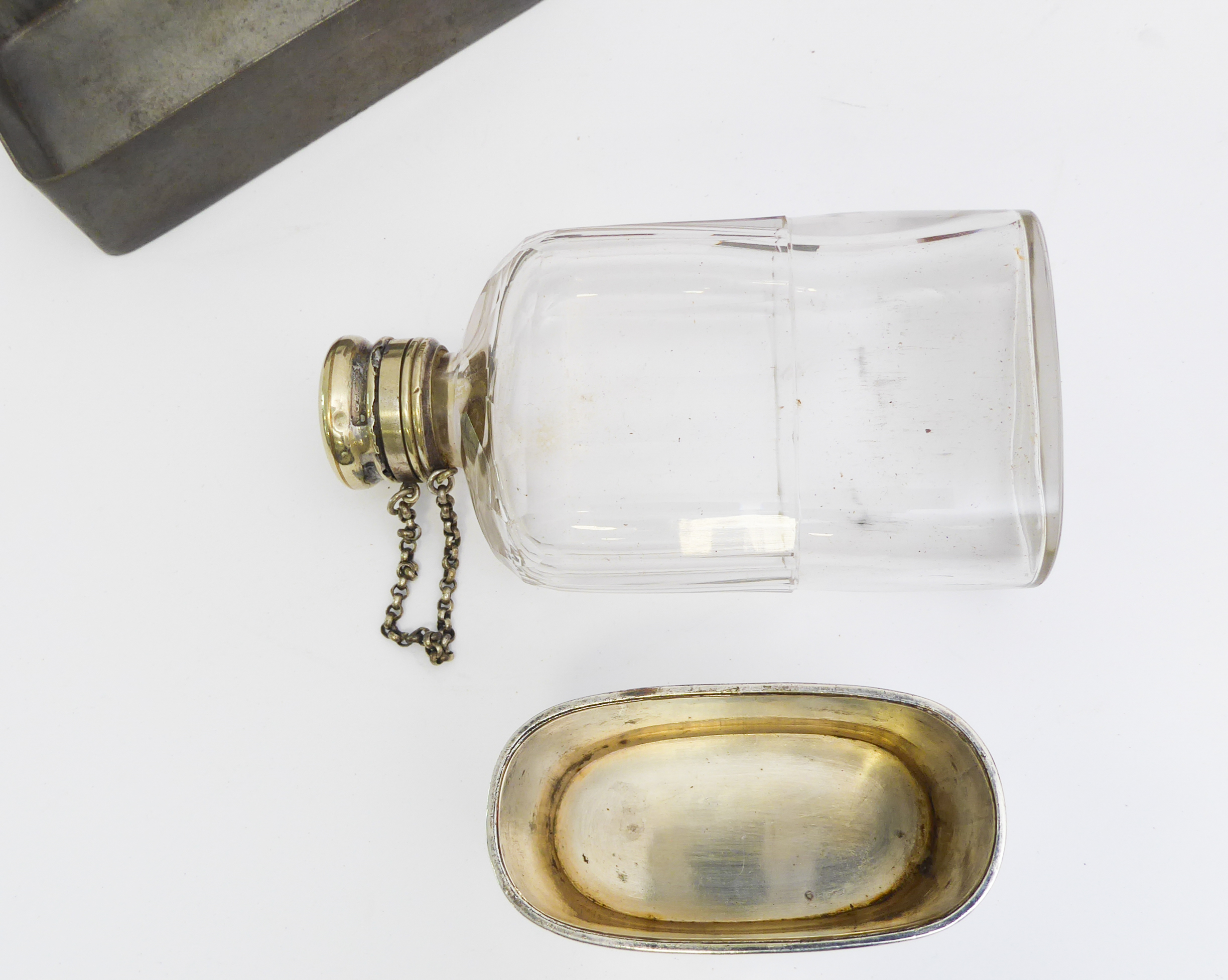 A leather-cased cut-glass and silver plate hunting flask and a leather-cased sandwich box and - Image 2 of 8