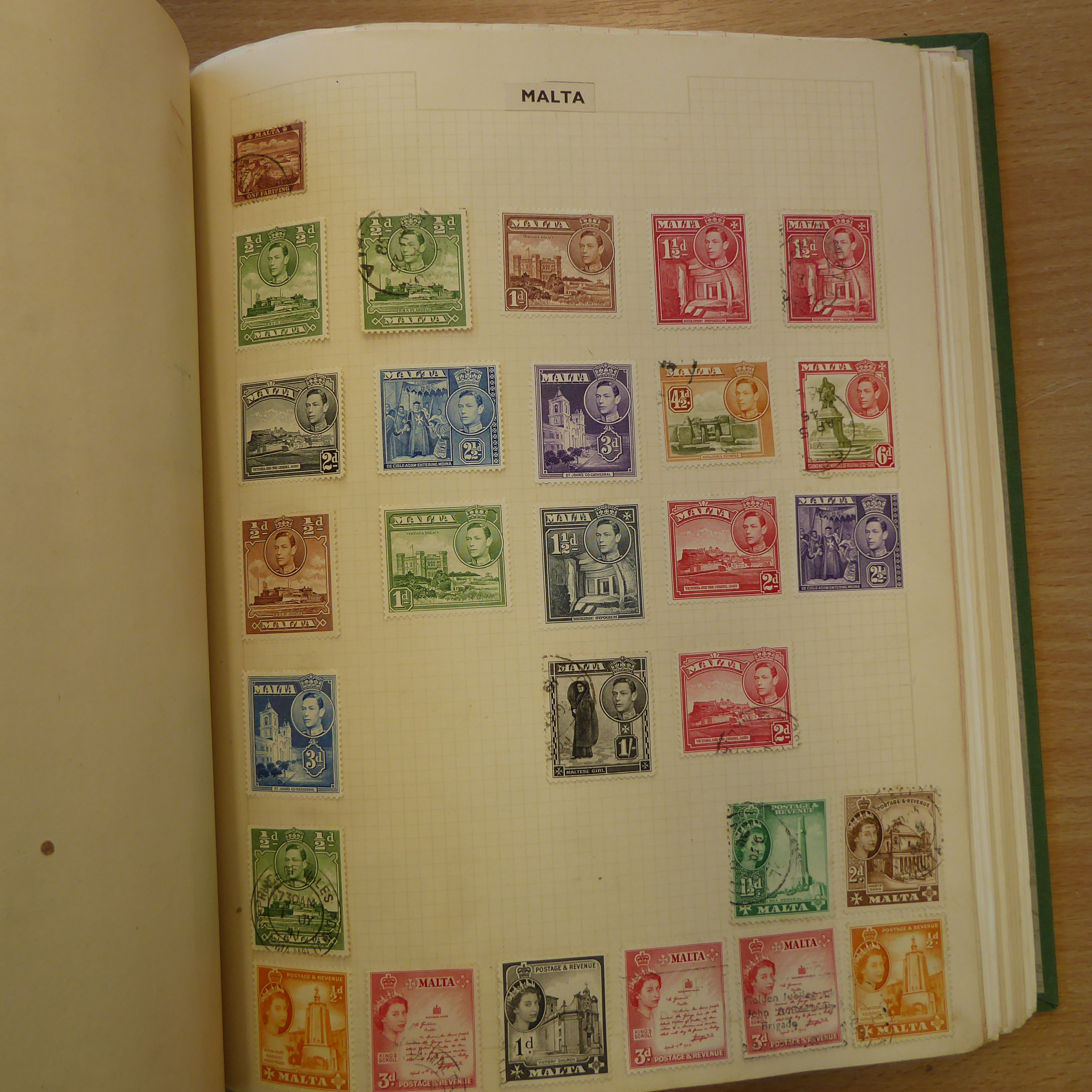 Thirteen albums of world stamps, early to modern - Image 139 of 140