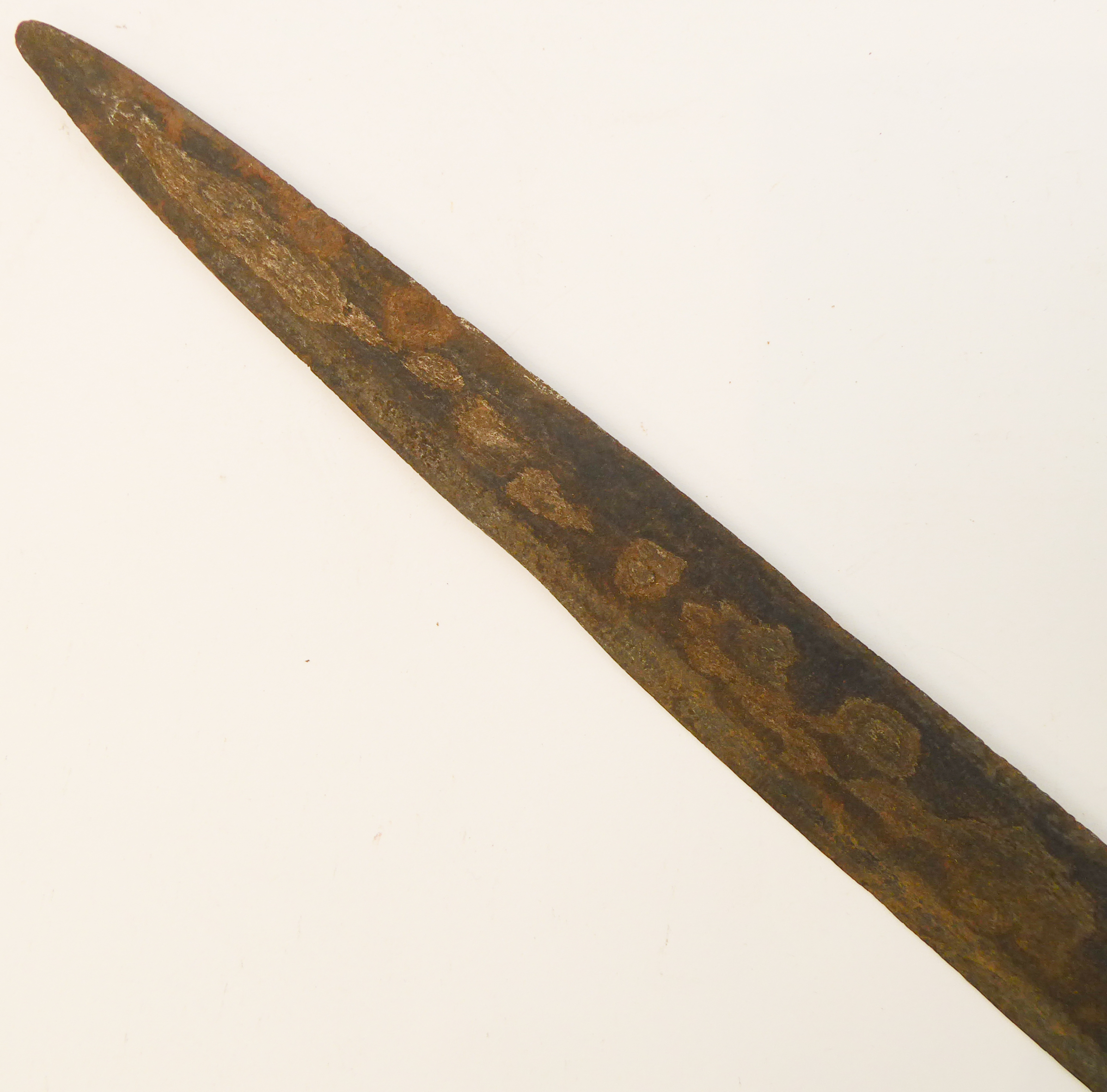 A Javanese/Sumatran Kris (probably early 20th century): oxidised 34cm blade, wooden scabbard and - Image 7 of 9