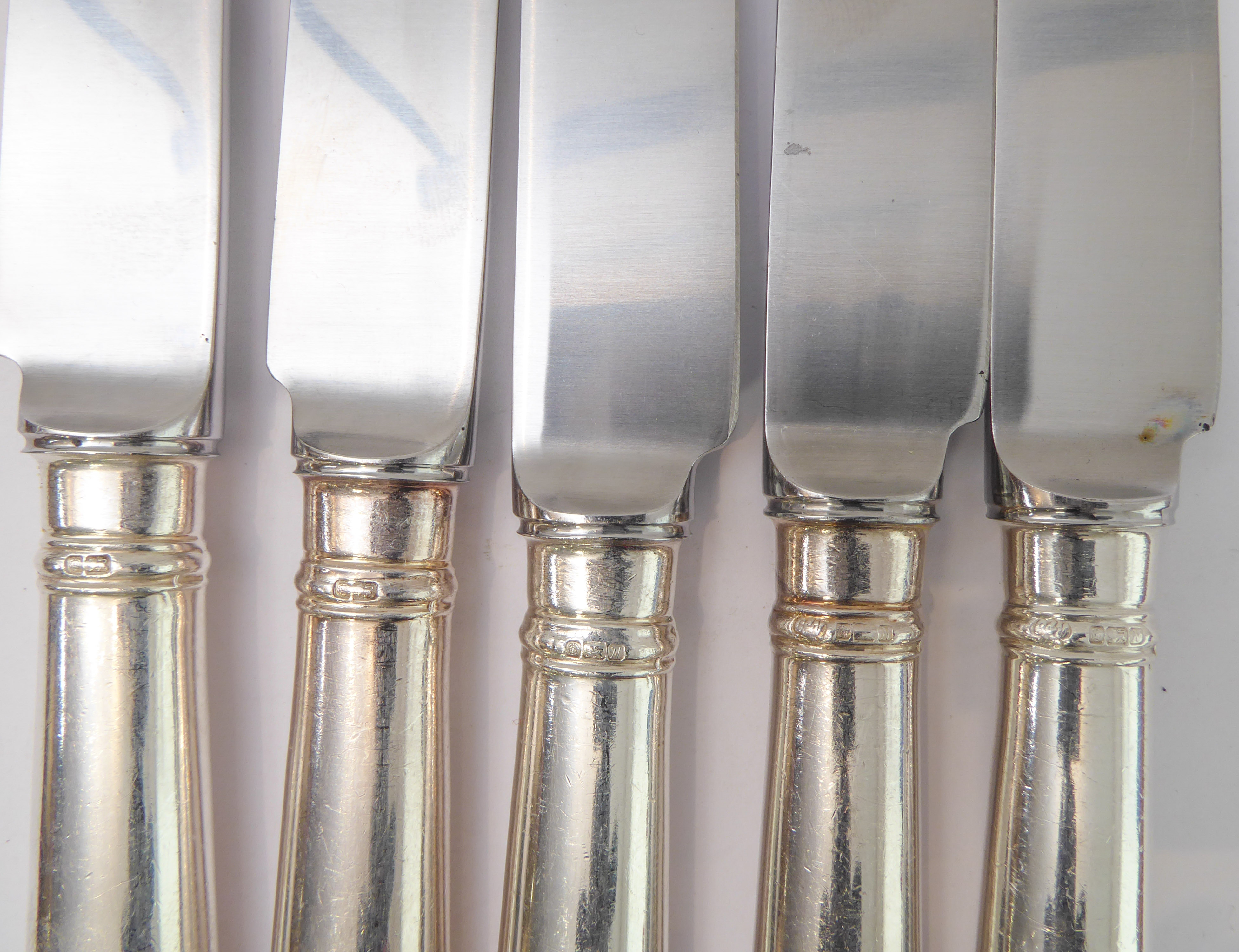 A set of eight large table-knives with hallmarked silver handles and steel blades (24.75cm long) - Image 2 of 2