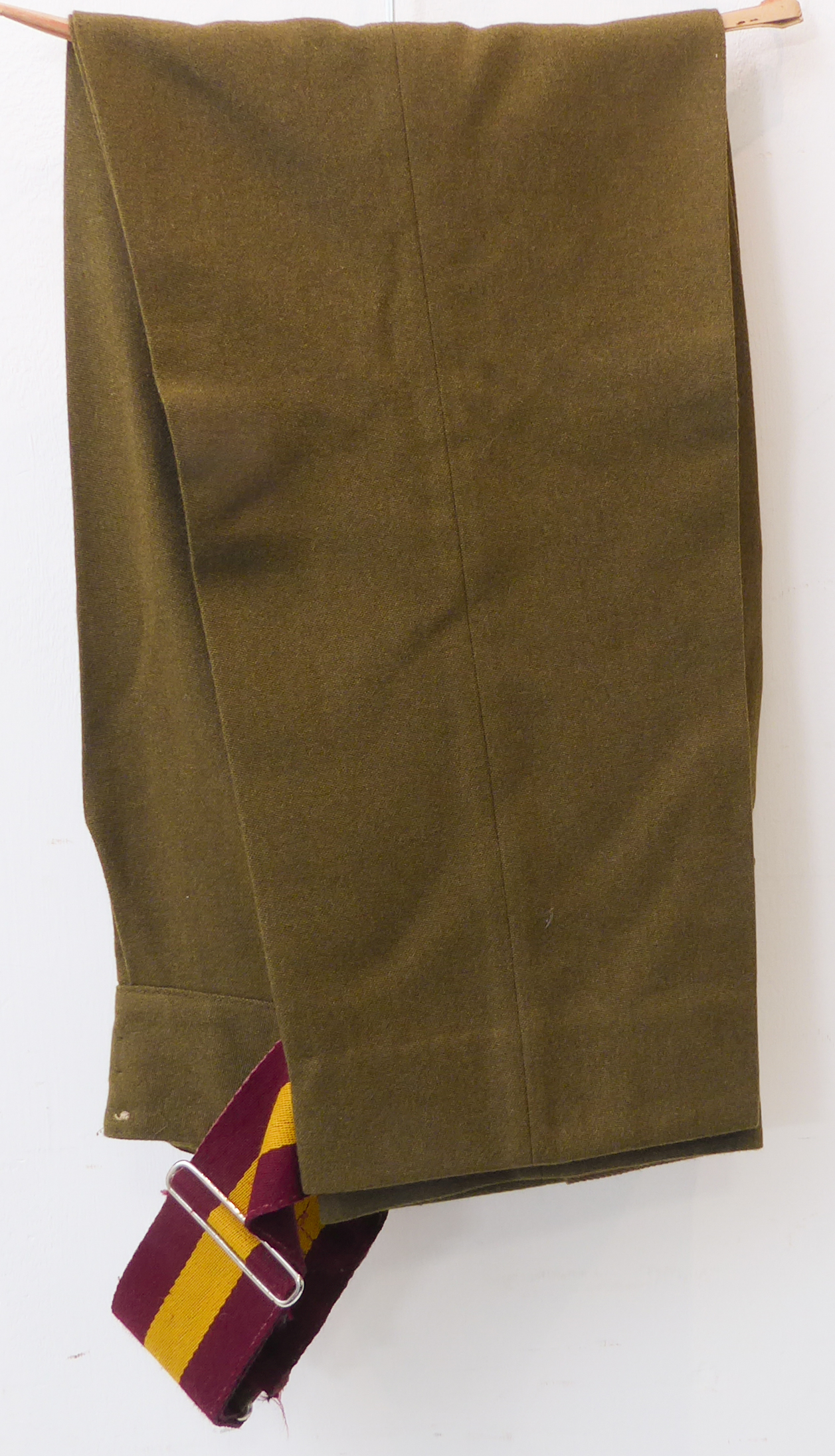 Articles of 1960s British Army uniform: a No. 2 Dress tunic, trousers and tunic-belt (missing - Image 5 of 12