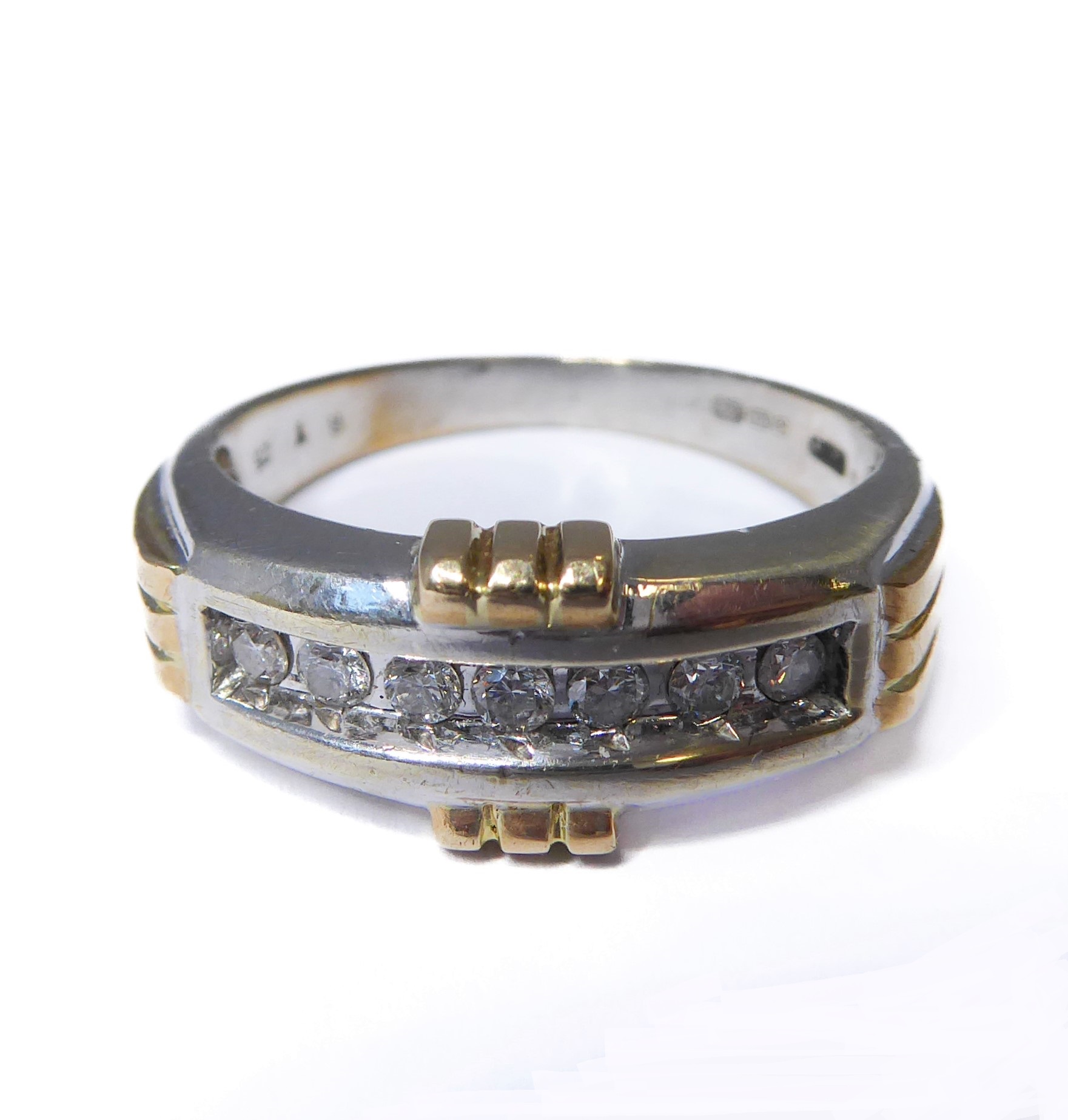 A 9-carat gold ring set with seven diamonds, ring size T - Image 2 of 3