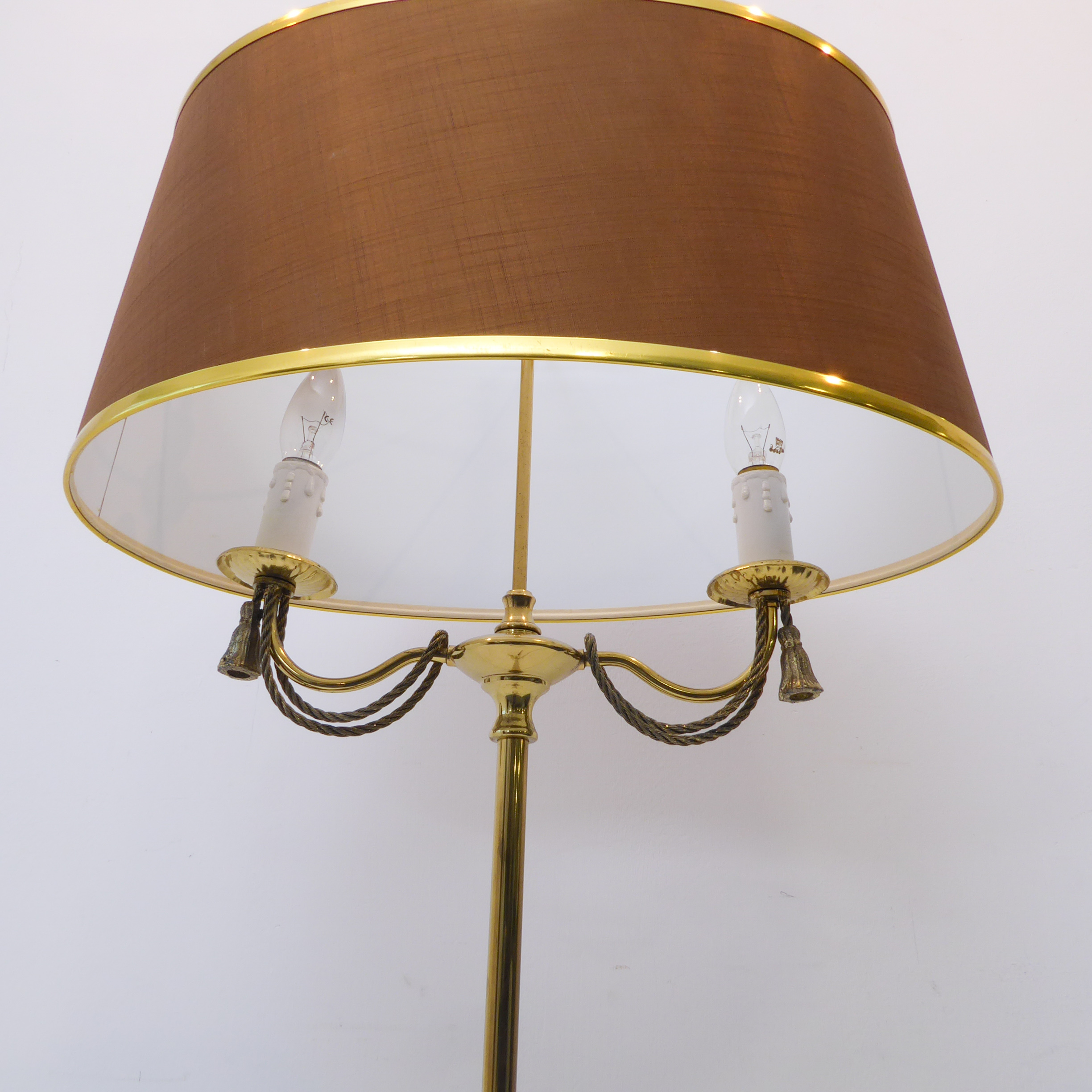 A brass lamp-standard with oval brown shade: two lights with rope-effect decoration and on tripod - Image 2 of 4