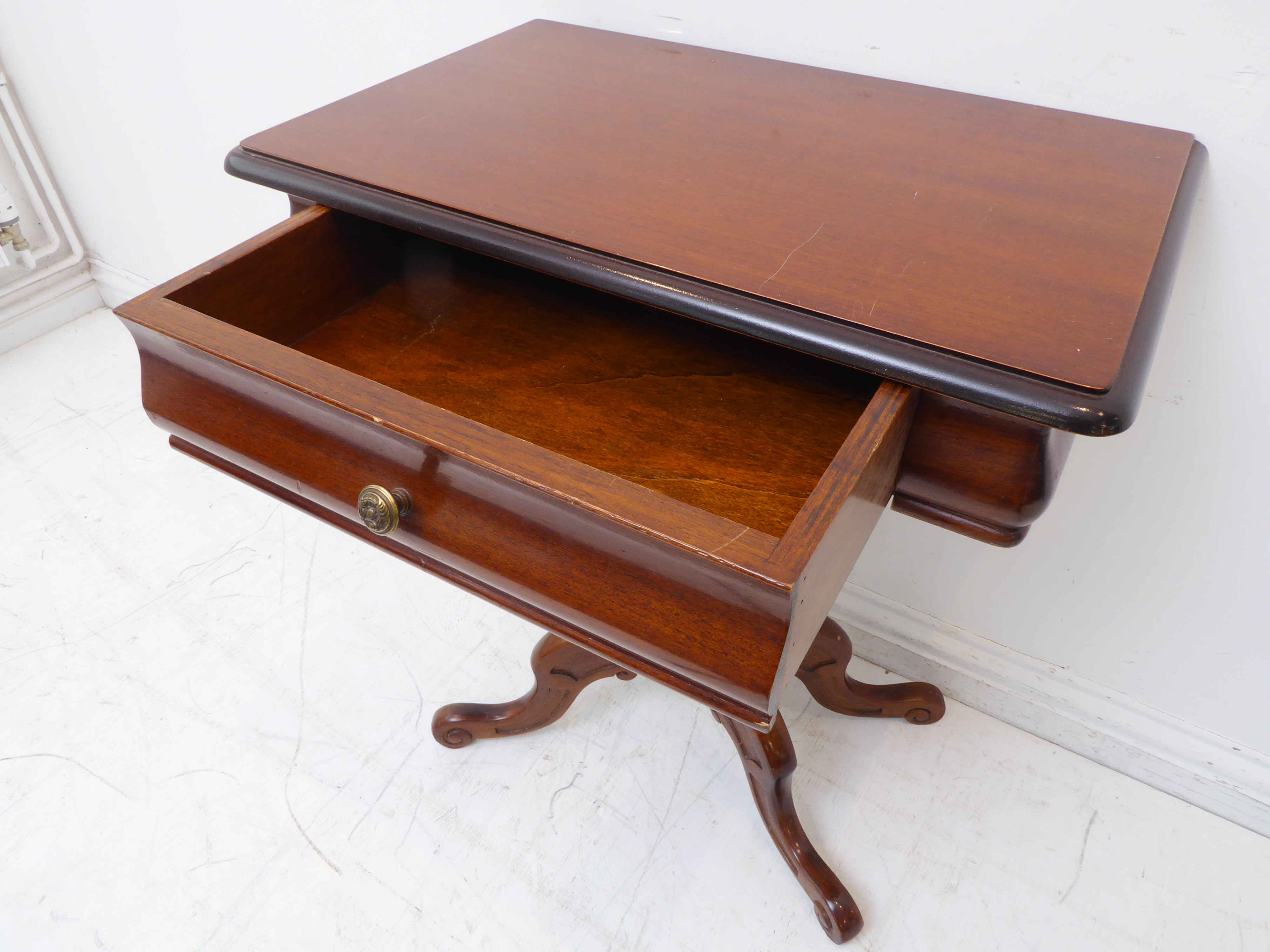 A good reproduction solid oak side-table: moulded top above a single full-width drawer with brass - Image 5 of 5