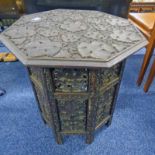 EASTERN TABLE WITH FOLDING BASE,