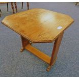 EARLY 20TH CENTURY OAK DROP LEAF TABLE WITH SWIVEL TOP,