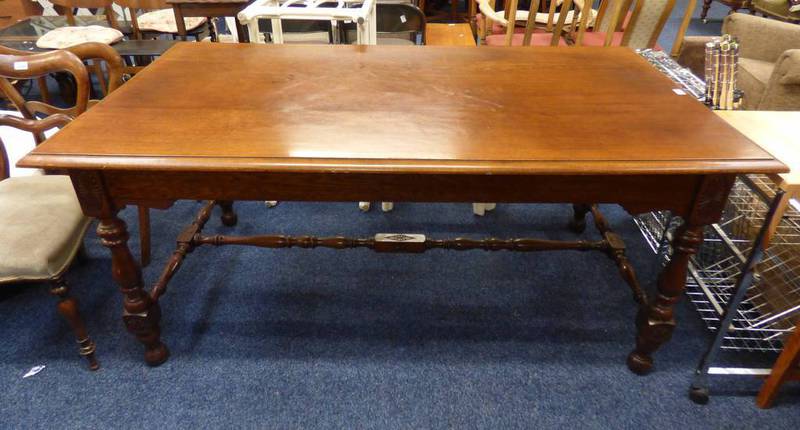 20TH CENTURY OAK KITCHEN TABLE ON TURNED SUPPORTS 168CM LONG - DRAWER MISSING