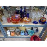 SELECTION OF VARIOUS PORCELAIN AND GLASS ETC TO INCLUDE COLOURED GLASS, ART POTTERY,