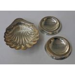 SILVER SHELL DISH ON SHELL FEET, SHEFFIELD 1899 & PAIR OF SILVER CIRCULAR SPOON RESTS,