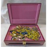 JEWELLERY BOX AND CONTENTS OF VARIOUS DECORATIVE JEWELLERY INCLUDING NECKLACES,