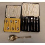 CASED SET OF 6 SILVER COFFEE SPOONS,