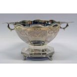 SILVER 2 HANDLED BOWL WITH ENGRAVED DECORATION ON 4 SPREADING SUPPORTS, LONDON 1956 - 13.