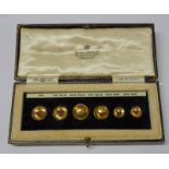 CASED SET OF 18CT GOLD THE OP SET OF STUDS - 7G